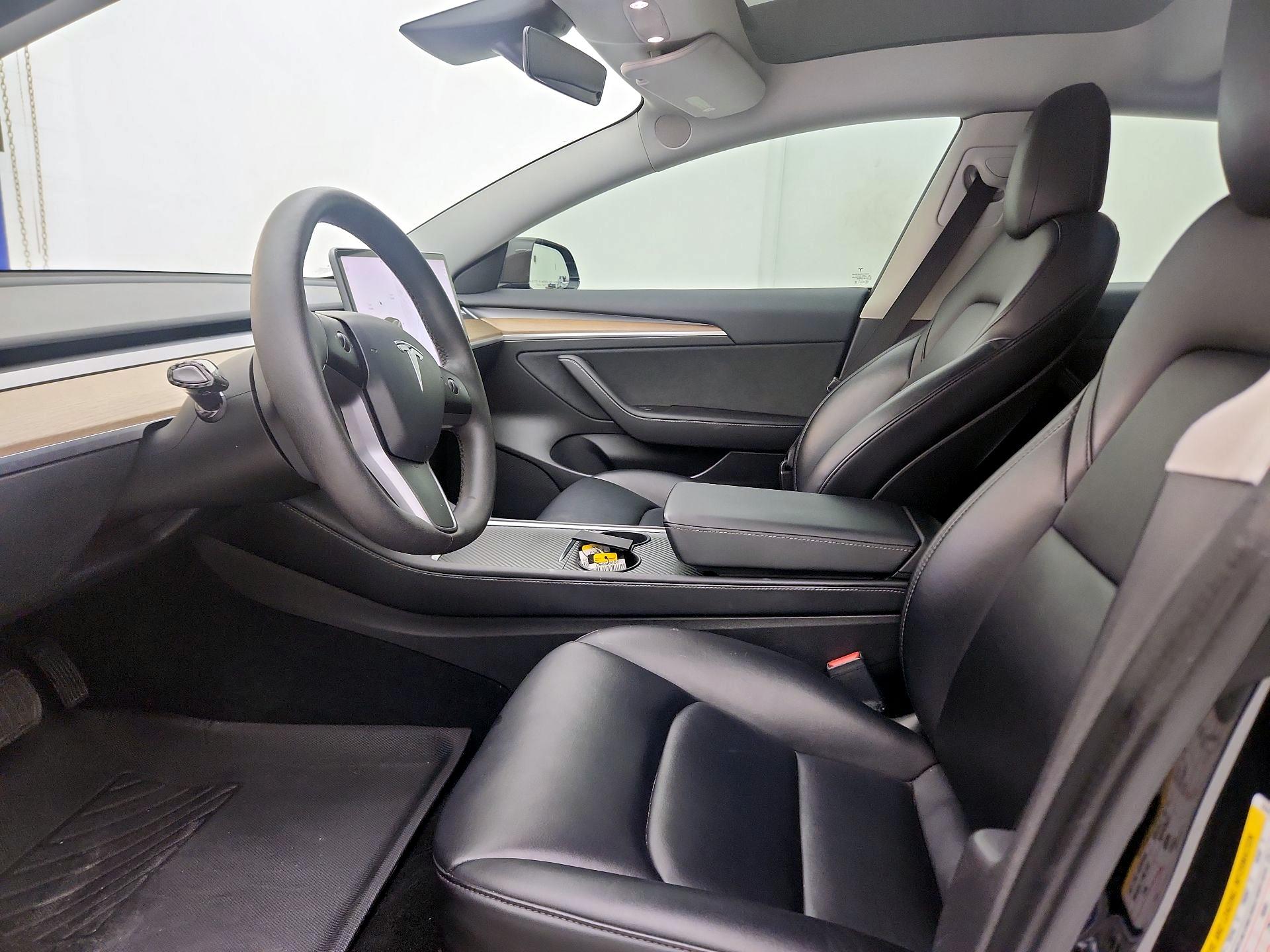 Thumbnail: 2022 Tesla Model 3 - 11