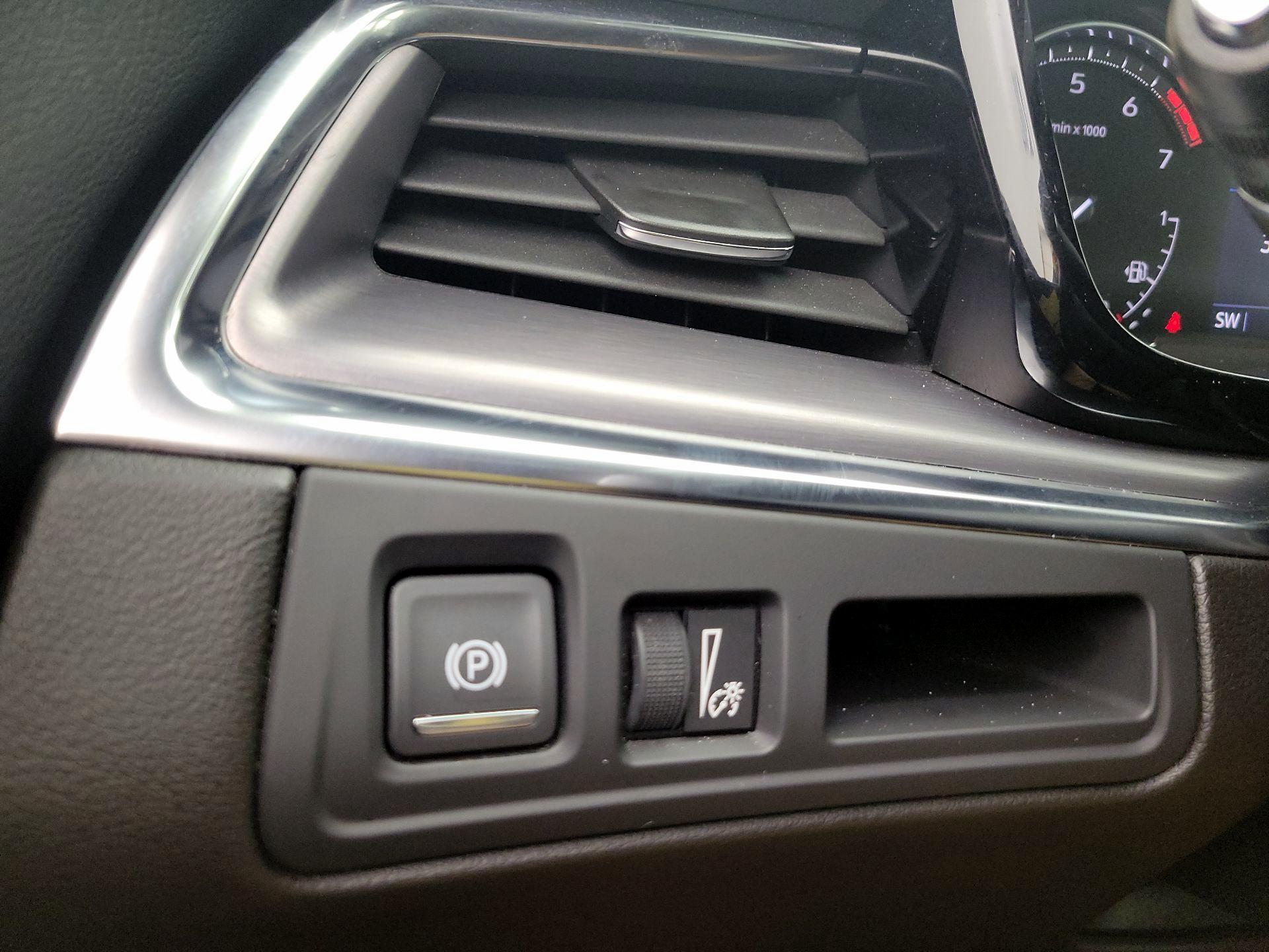 Thumbnail: 2021 Cadillac XT5 - 13