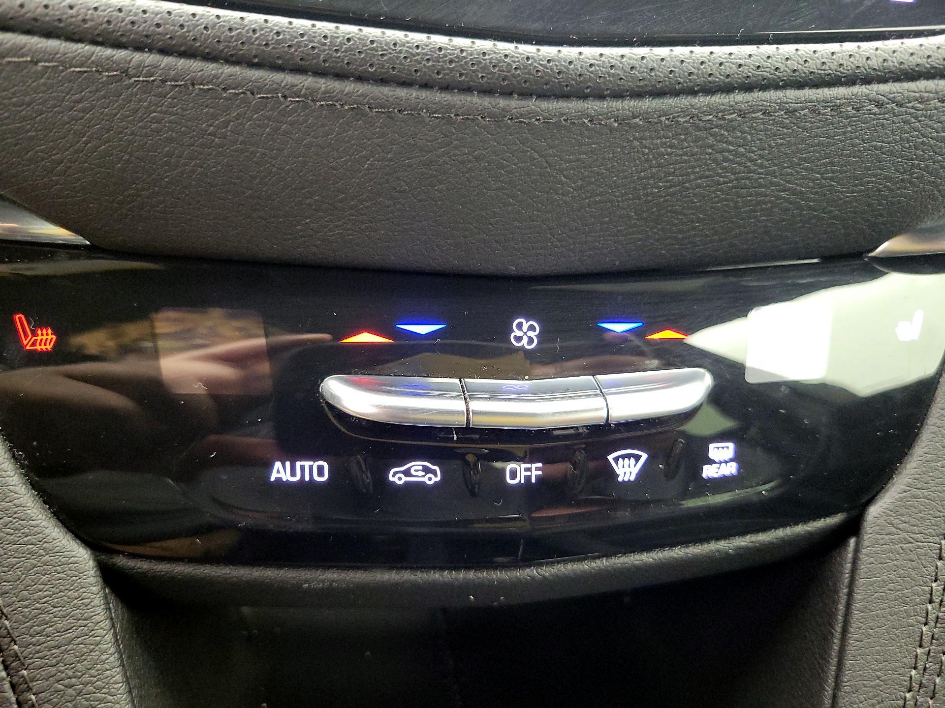 Thumbnail: 2021 Cadillac XT5 - 16