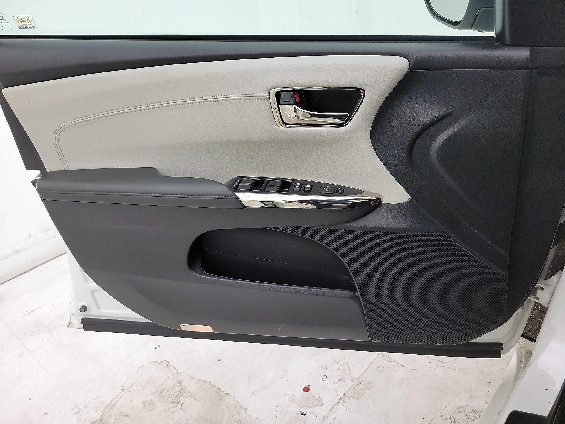 Thumbnail: 2018 Toyota Avalon - 12