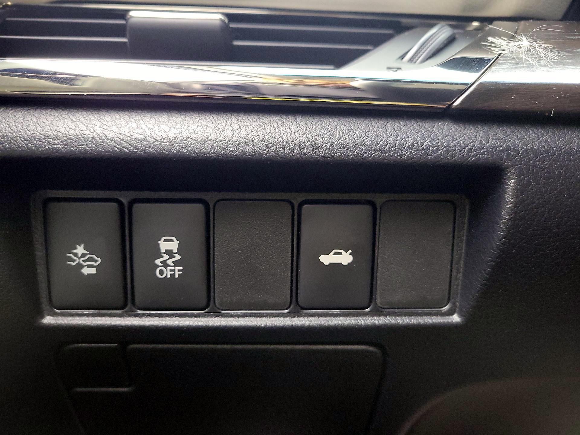 Thumbnail: 2018 Toyota Avalon - 13