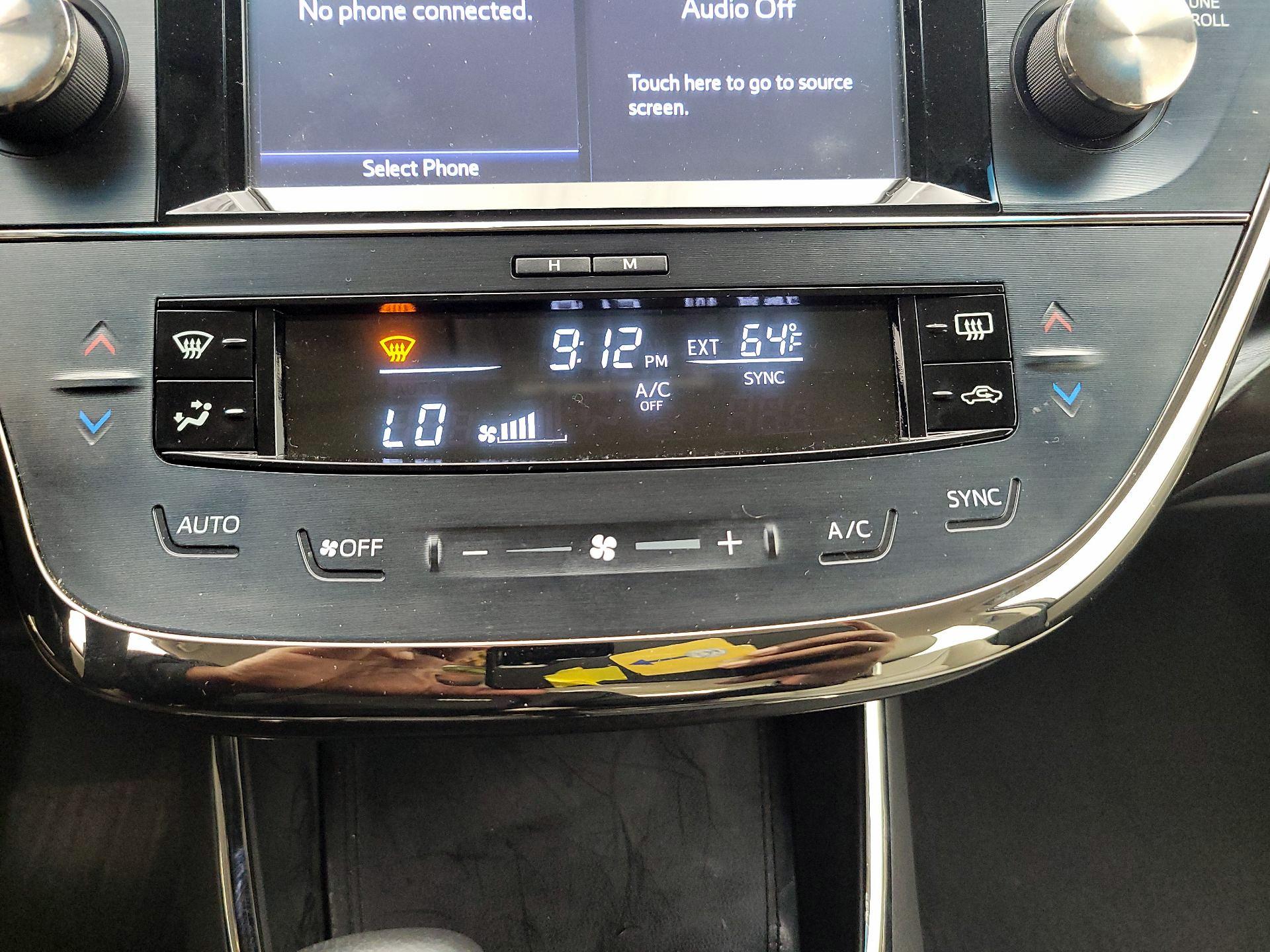 Thumbnail: 2018 Toyota Avalon - 16