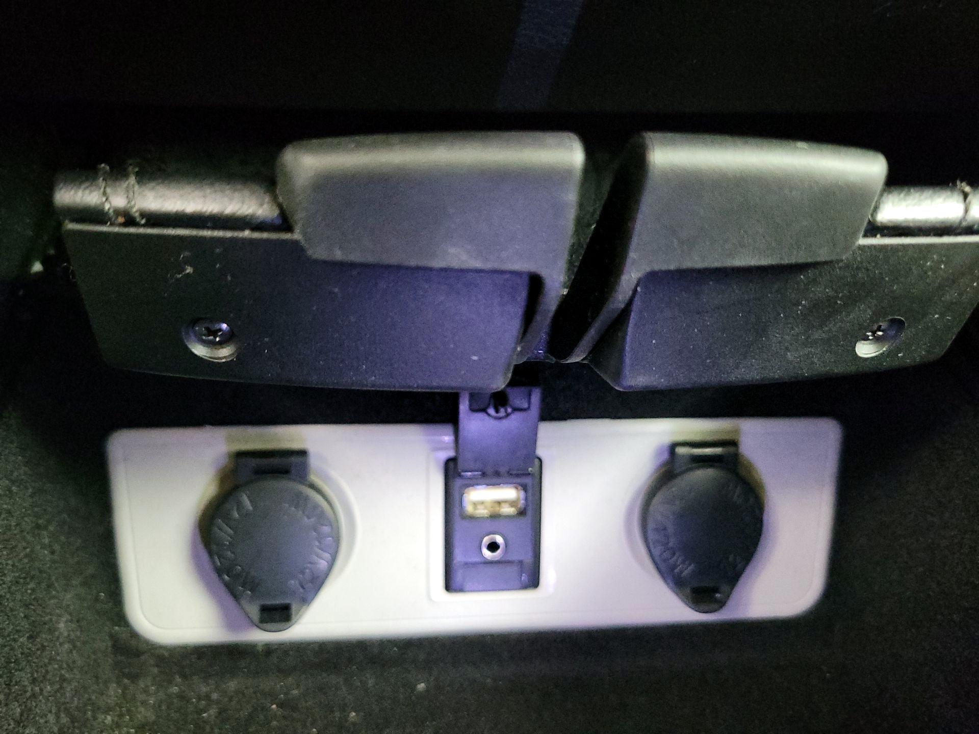 Thumbnail: 2018 Toyota Avalon - 18