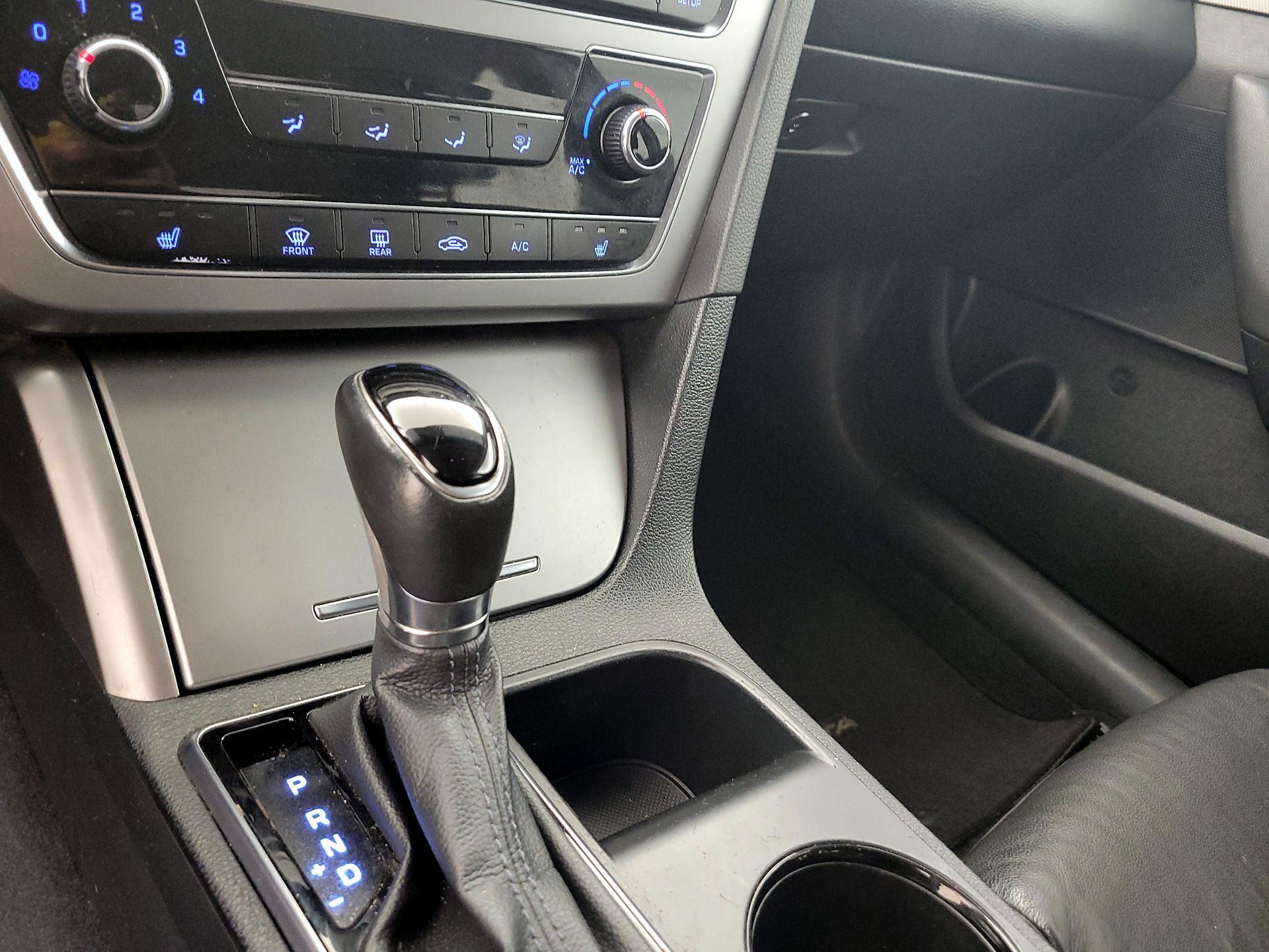 Thumbnail: 2017 Hyundai Sonata - 17