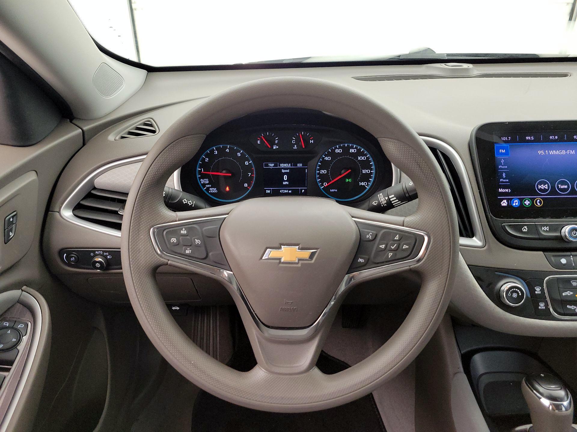 Thumbnail: 2020 Chevrolet Malibu - 10