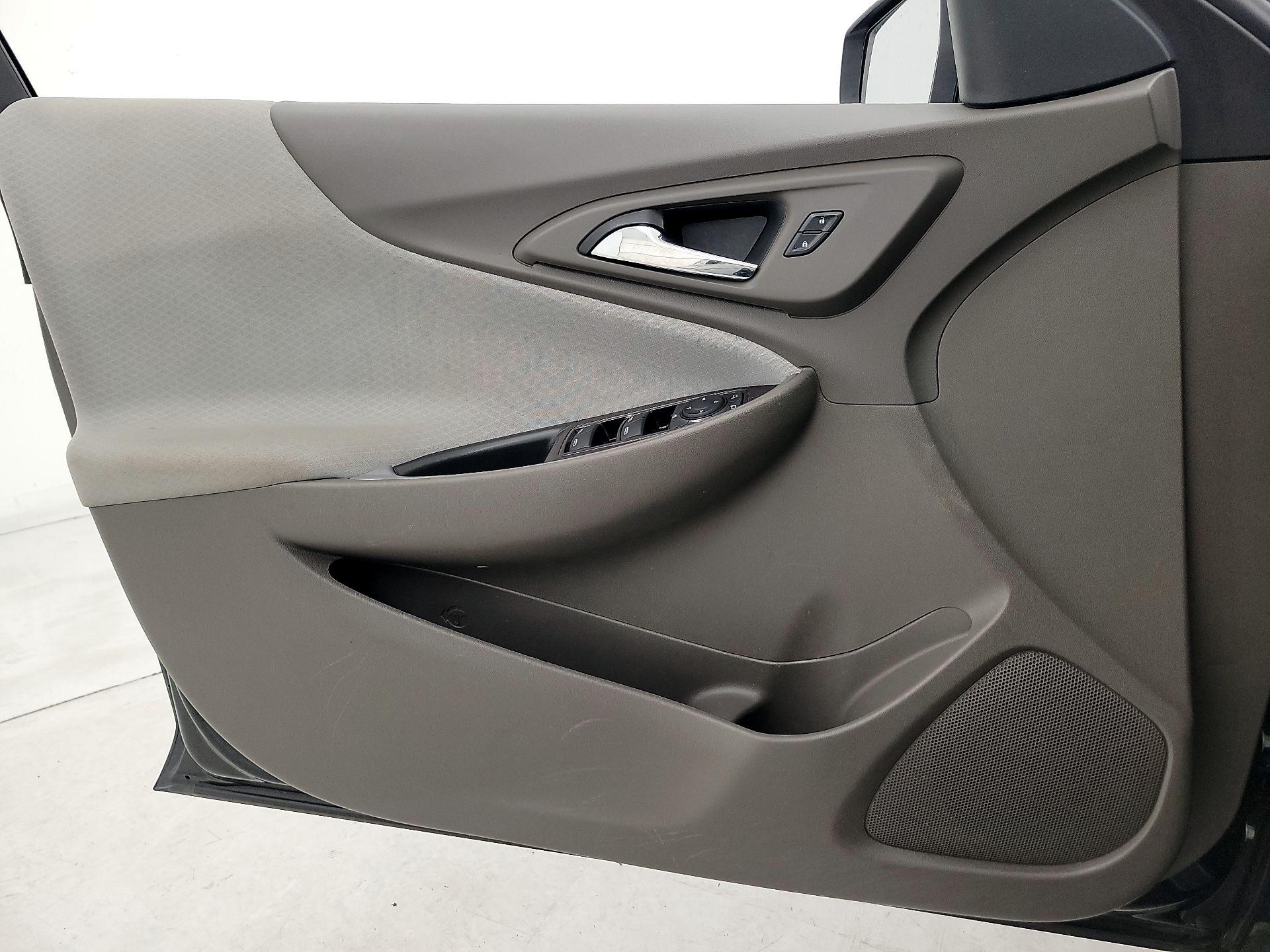 Thumbnail: 2020 Chevrolet Malibu - 12