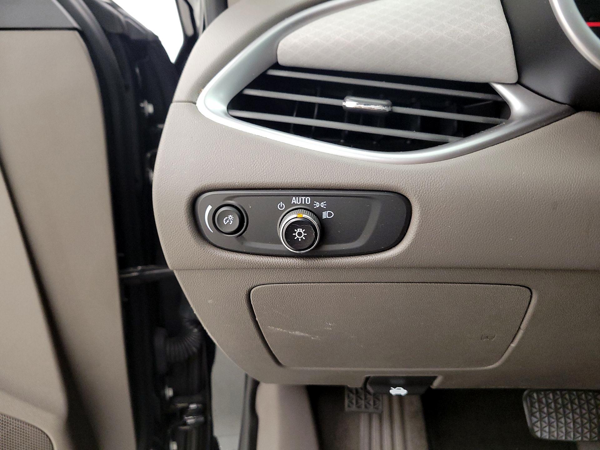 Thumbnail: 2020 Chevrolet Malibu - 13