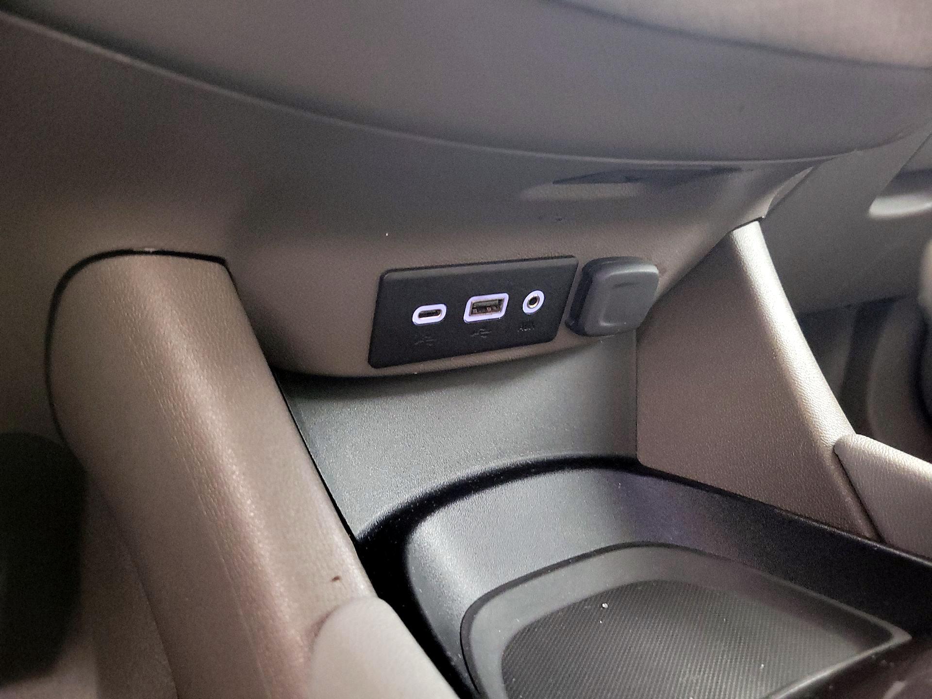 Thumbnail: 2020 Chevrolet Malibu - 18