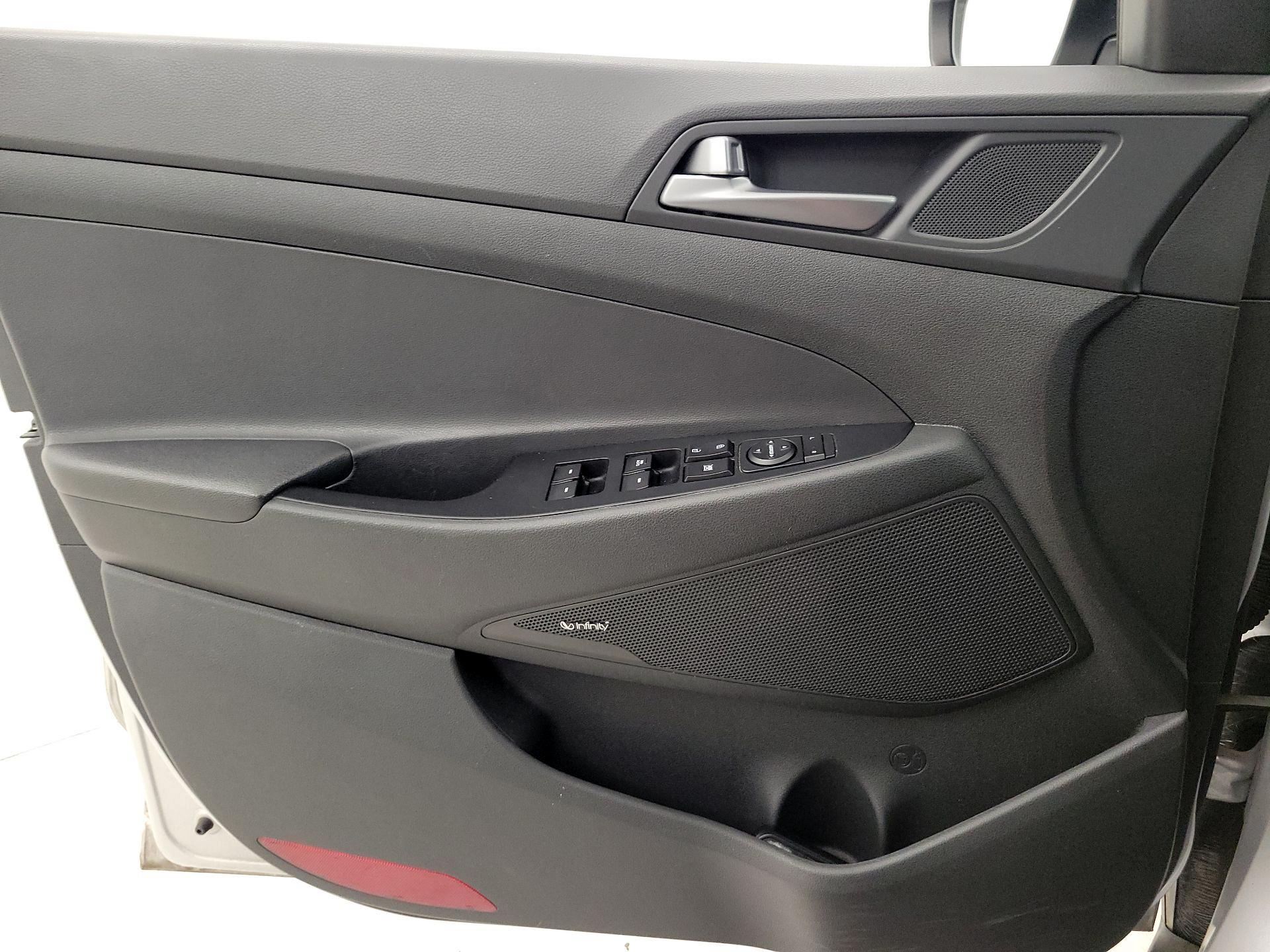 Thumbnail: 2017 Hyundai Tucson - 12