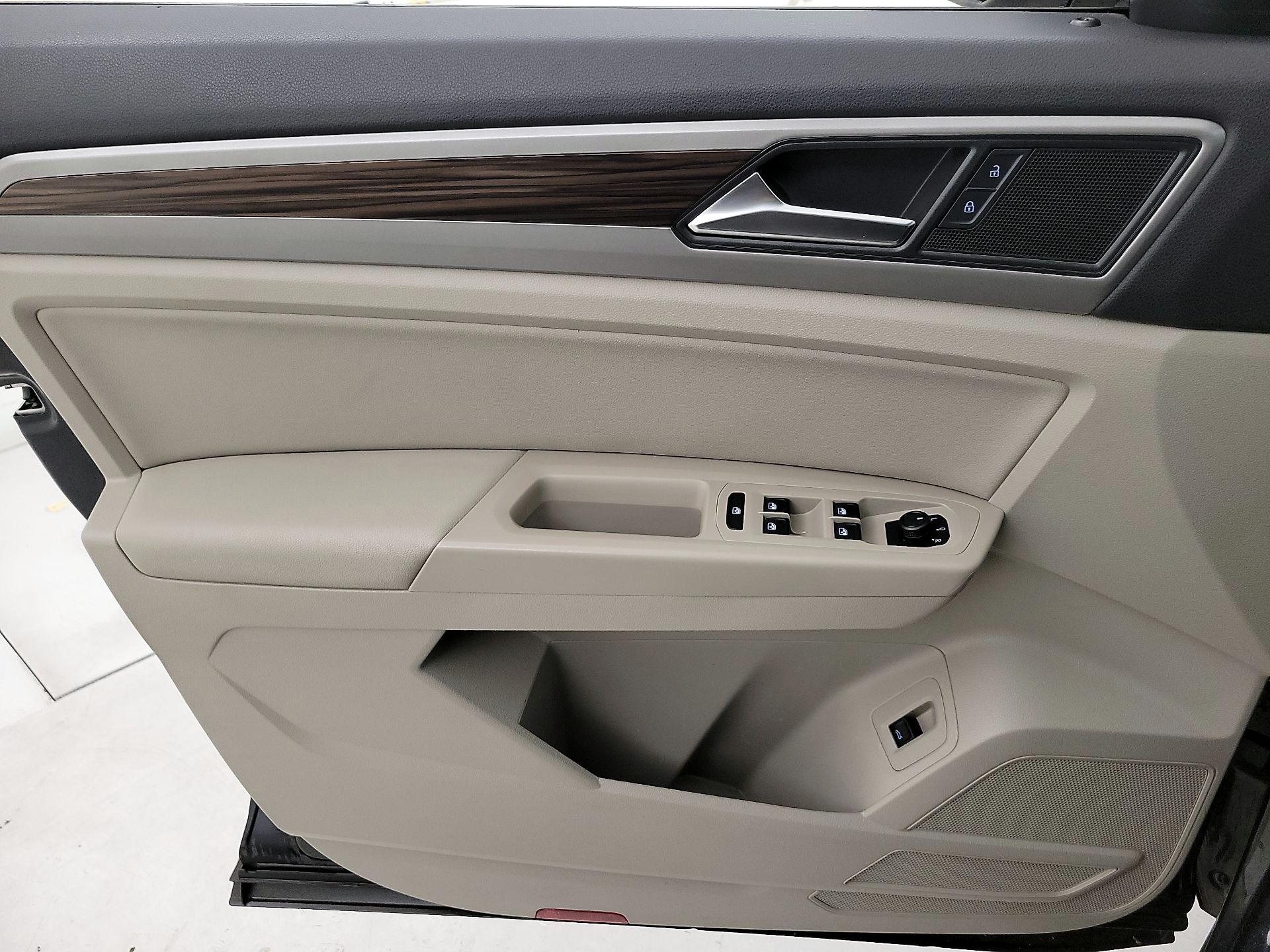 Thumbnail: 2021 Volkswagen Atlas - 12