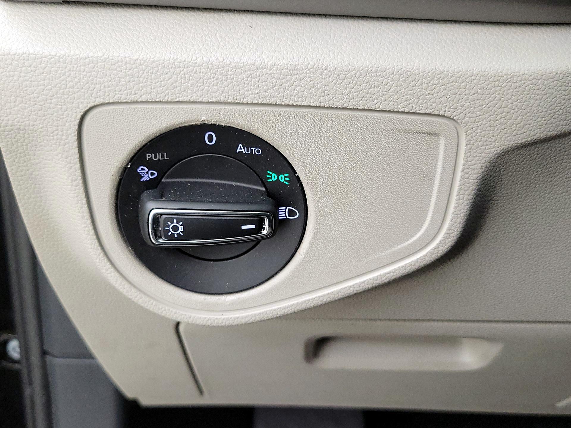 Thumbnail: 2021 Volkswagen Atlas - 13