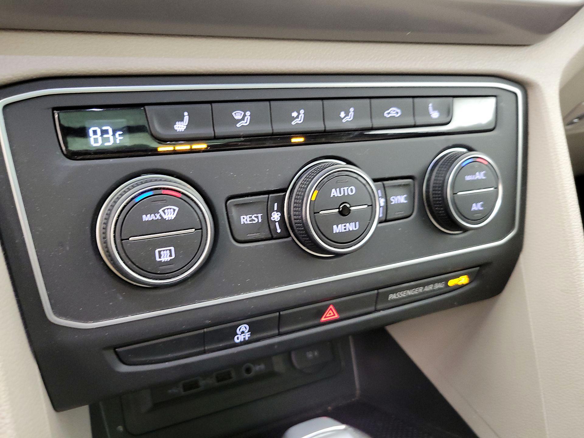 Thumbnail: 2021 Volkswagen Atlas - 16