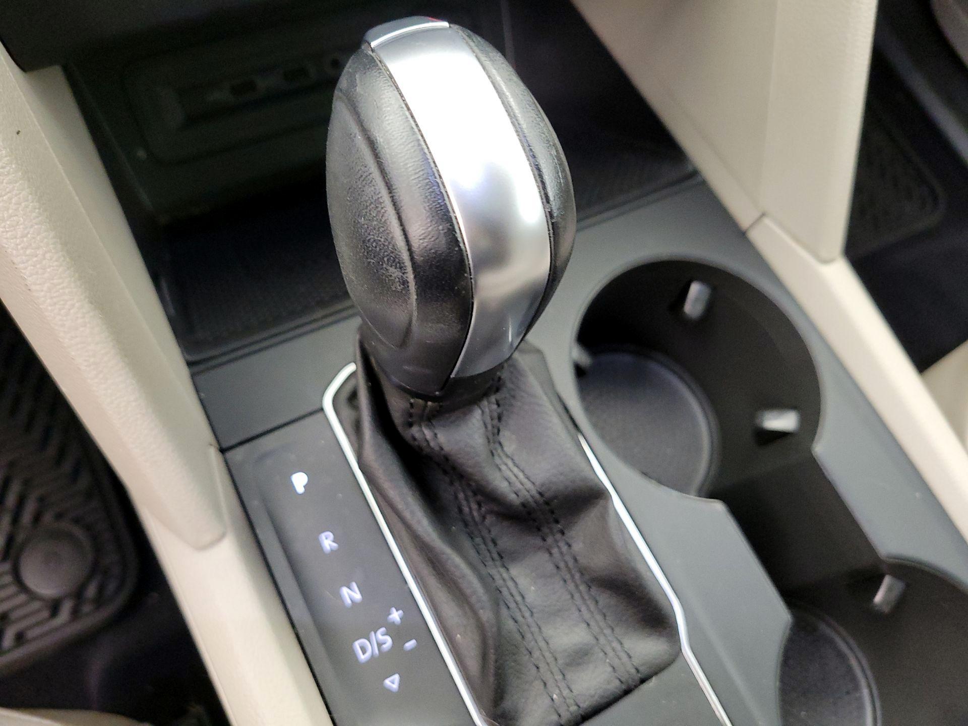 Thumbnail: 2021 Volkswagen Atlas - 17