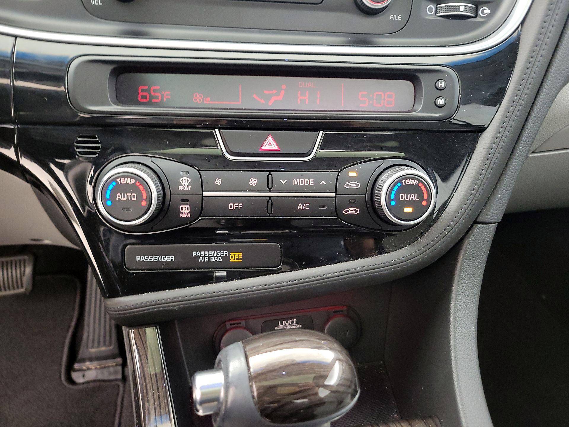 Thumbnail: 2015 Kia Optima - 16