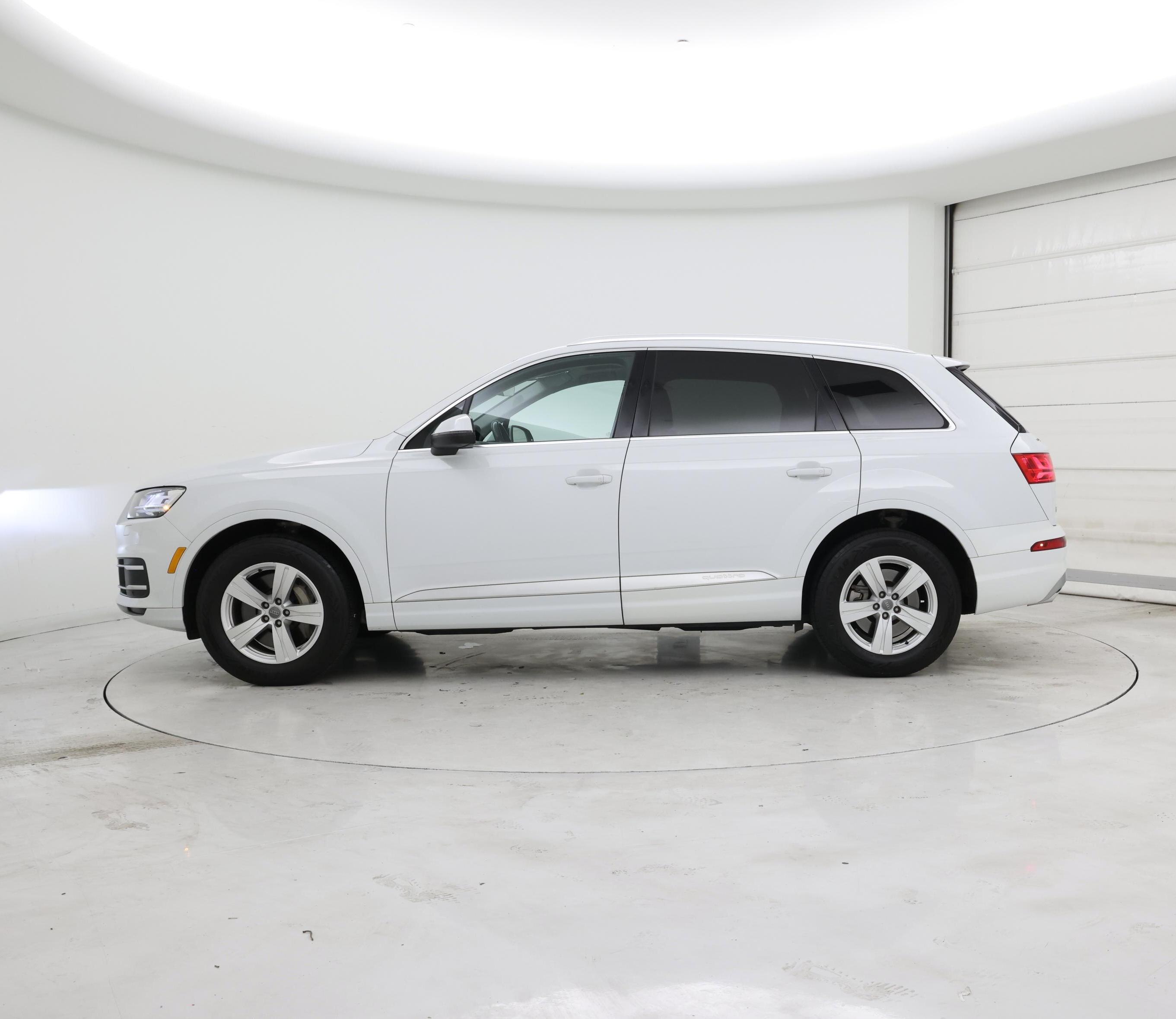 Thumbnail: 2019 Audi Q7 - 3