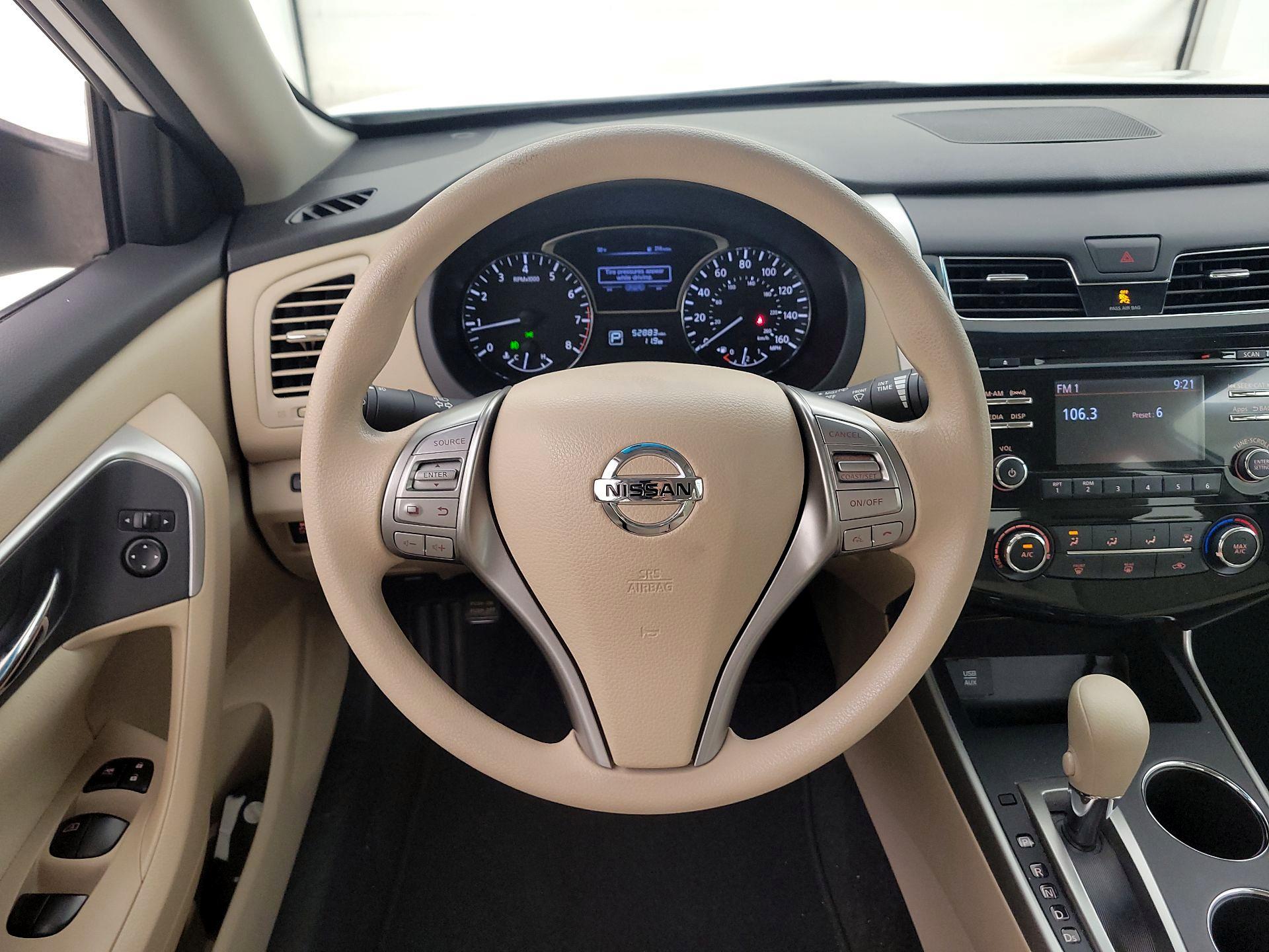 Thumbnail: 2015 Nissan Altima - 10