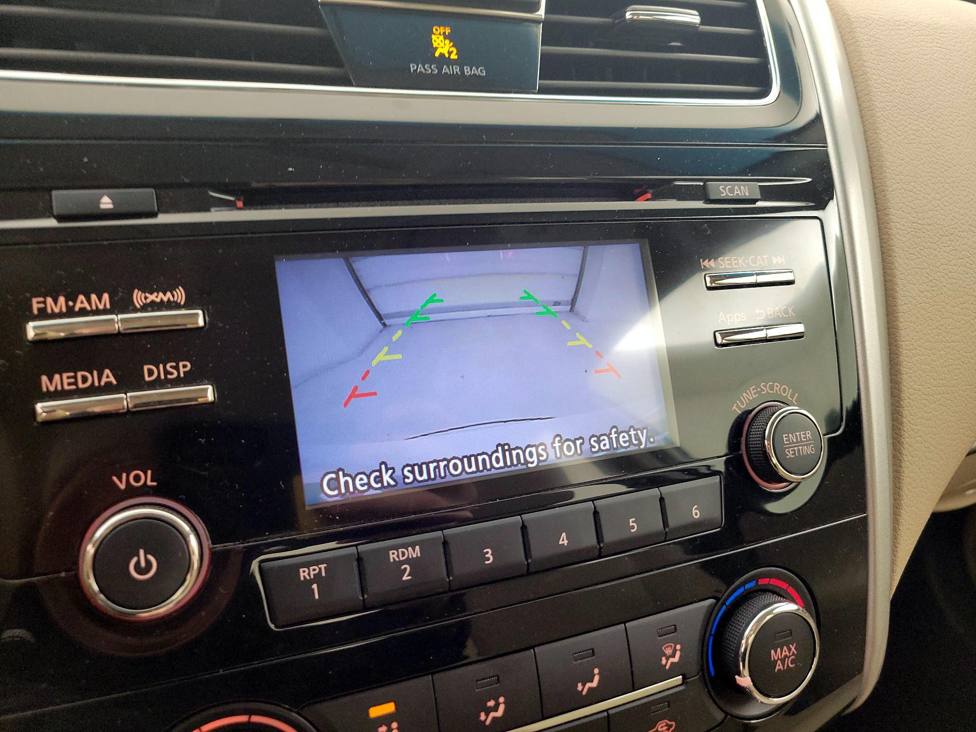 Thumbnail: 2015 Nissan Altima - 14