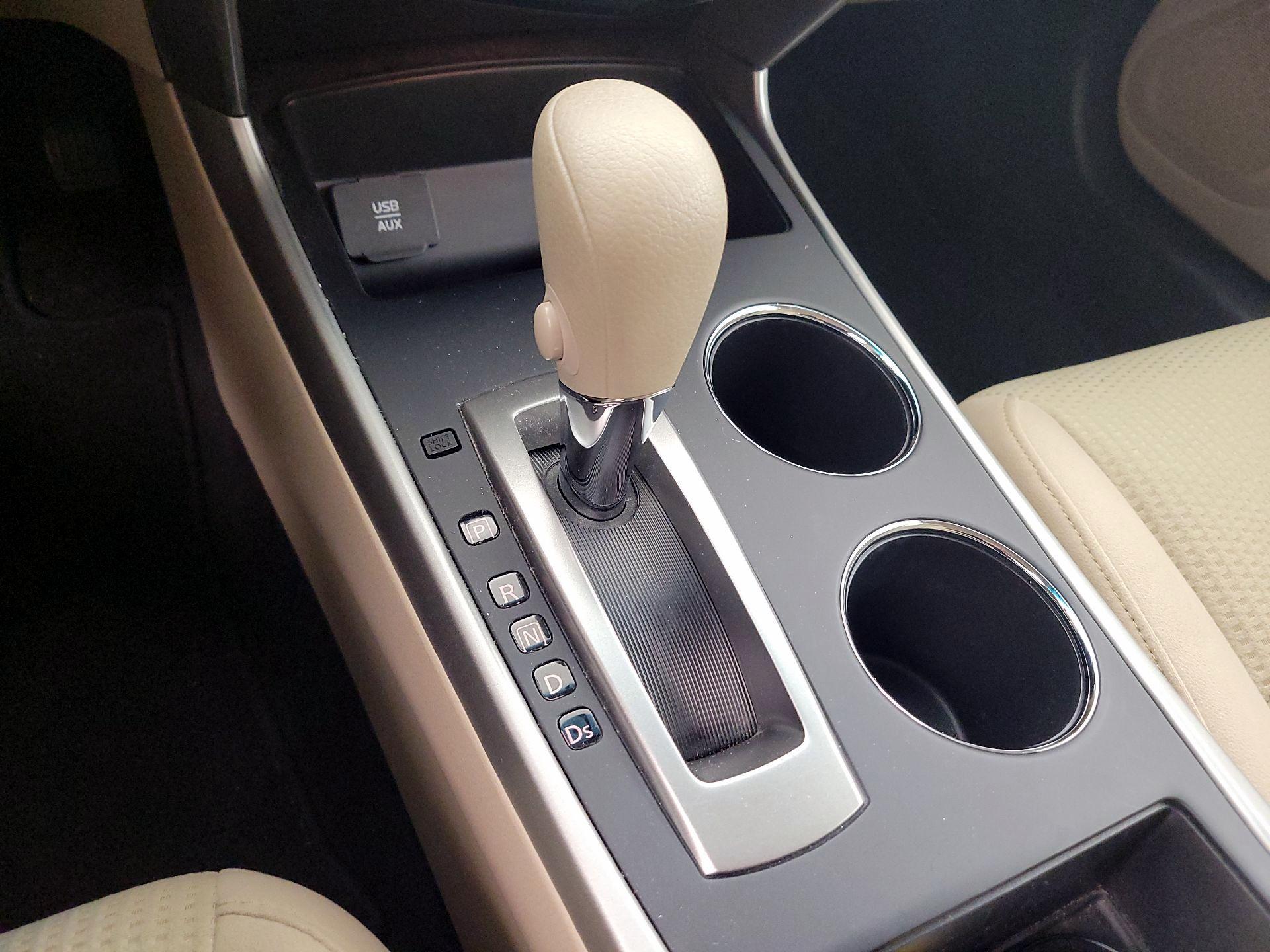 Thumbnail: 2015 Nissan Altima - 17