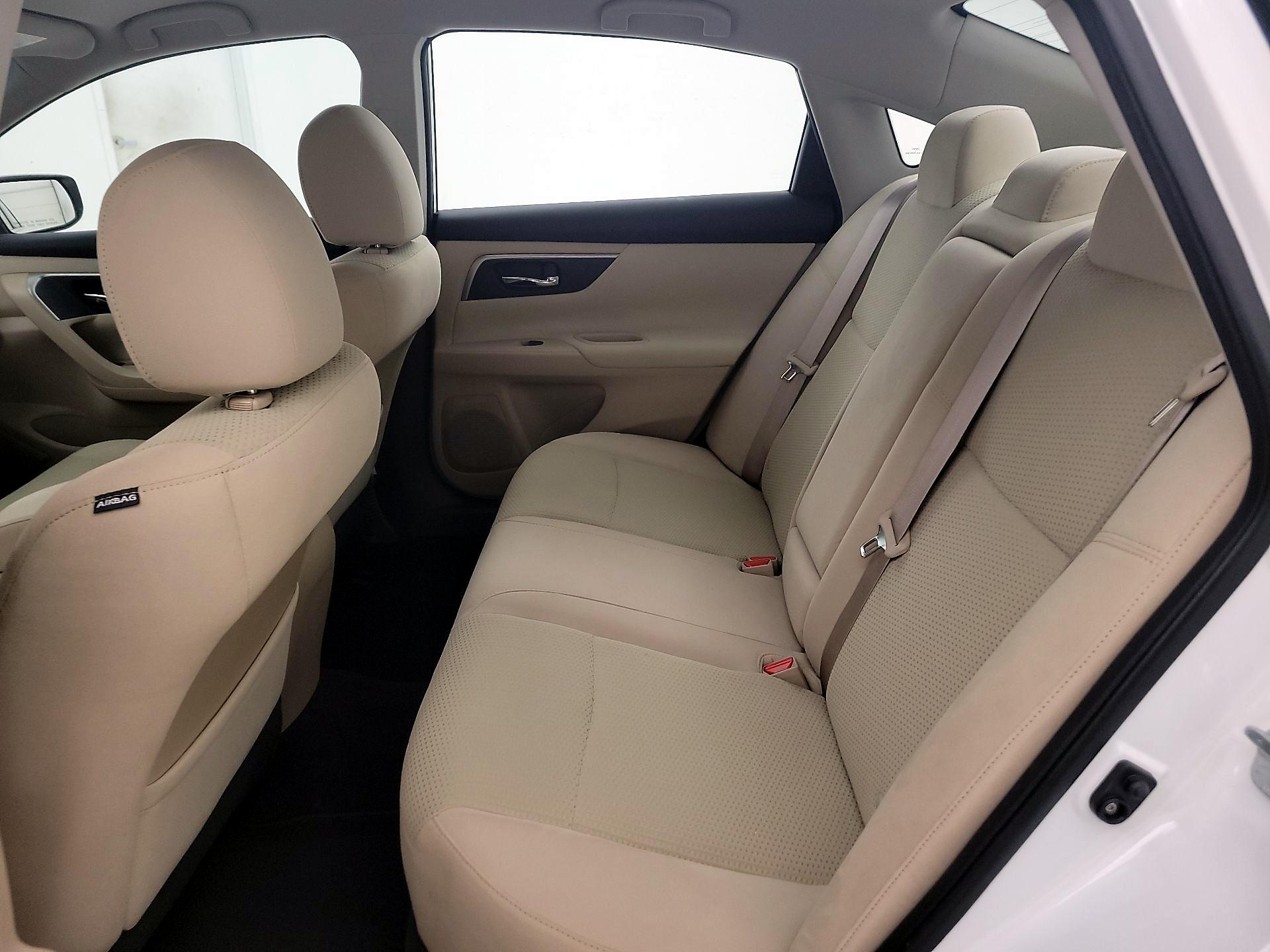 Thumbnail: 2015 Nissan Altima - 19