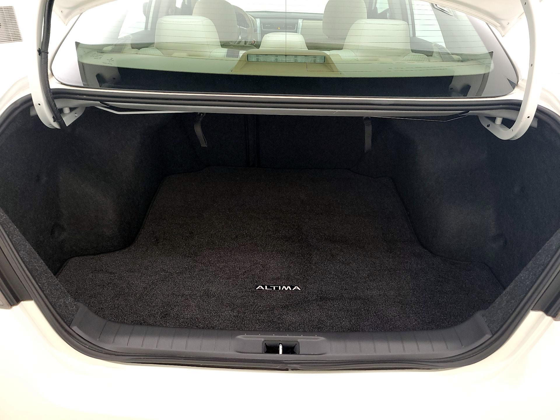 Thumbnail: 2015 Nissan Altima - 20