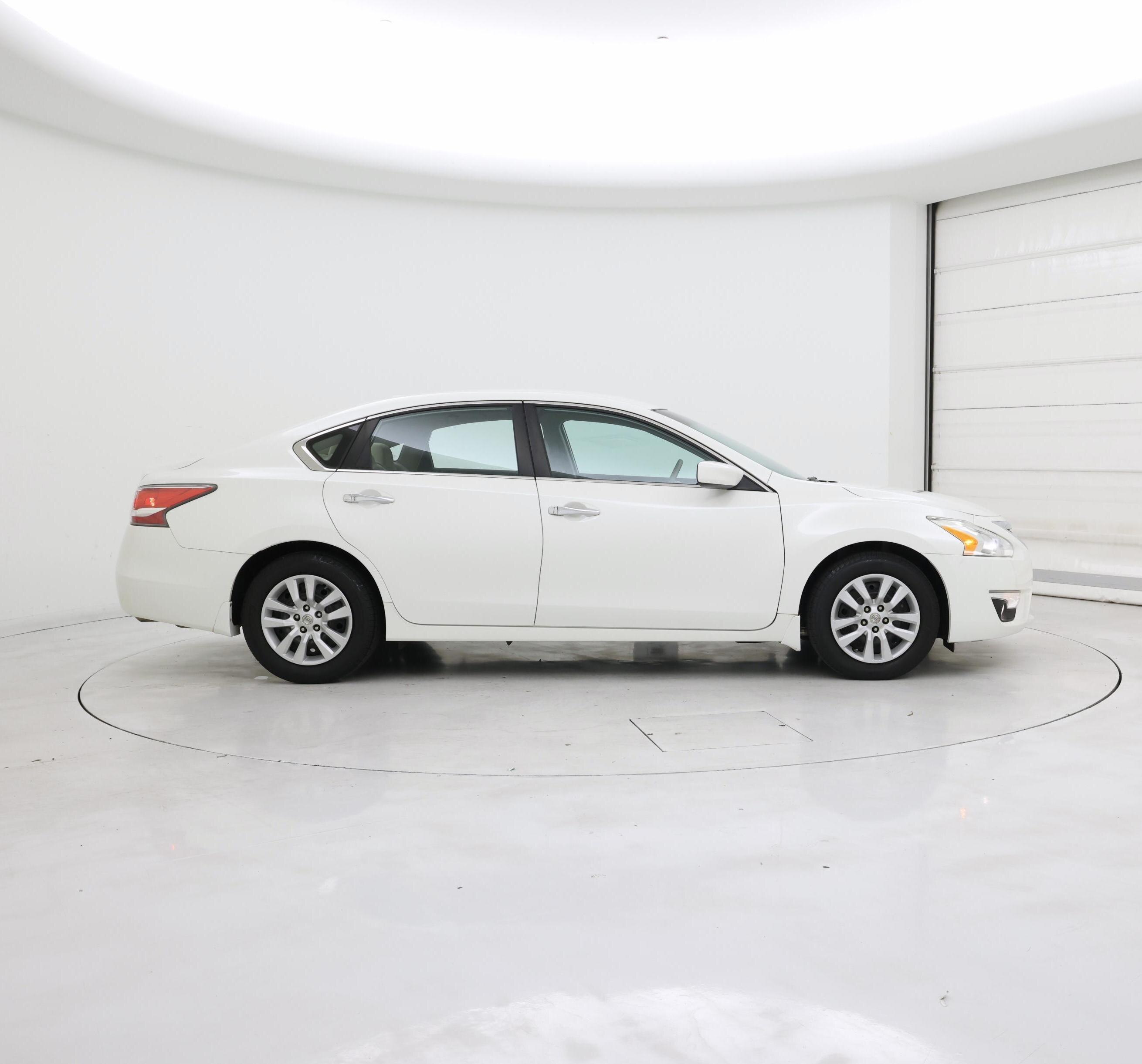 Thumbnail: 2015 Nissan Altima - 7