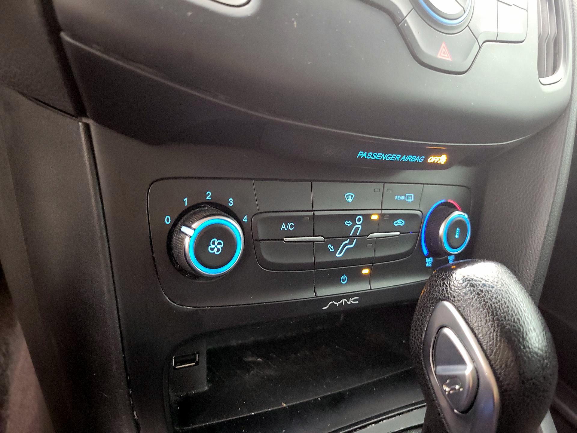 Thumbnail: 2017 Ford Focus - 16