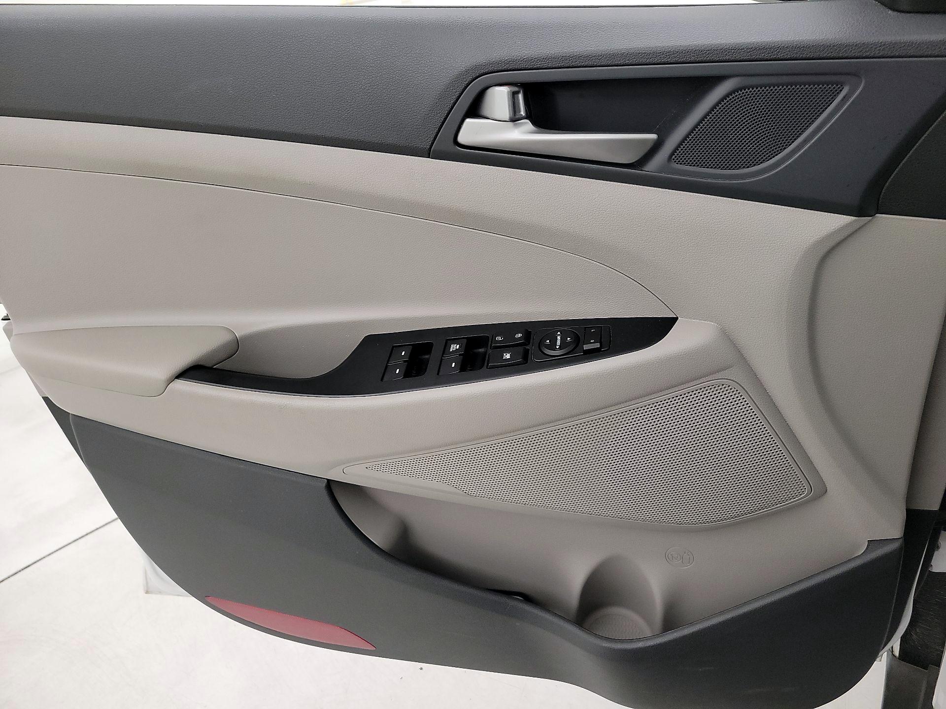 Thumbnail: 2018 Hyundai Tucson - 12