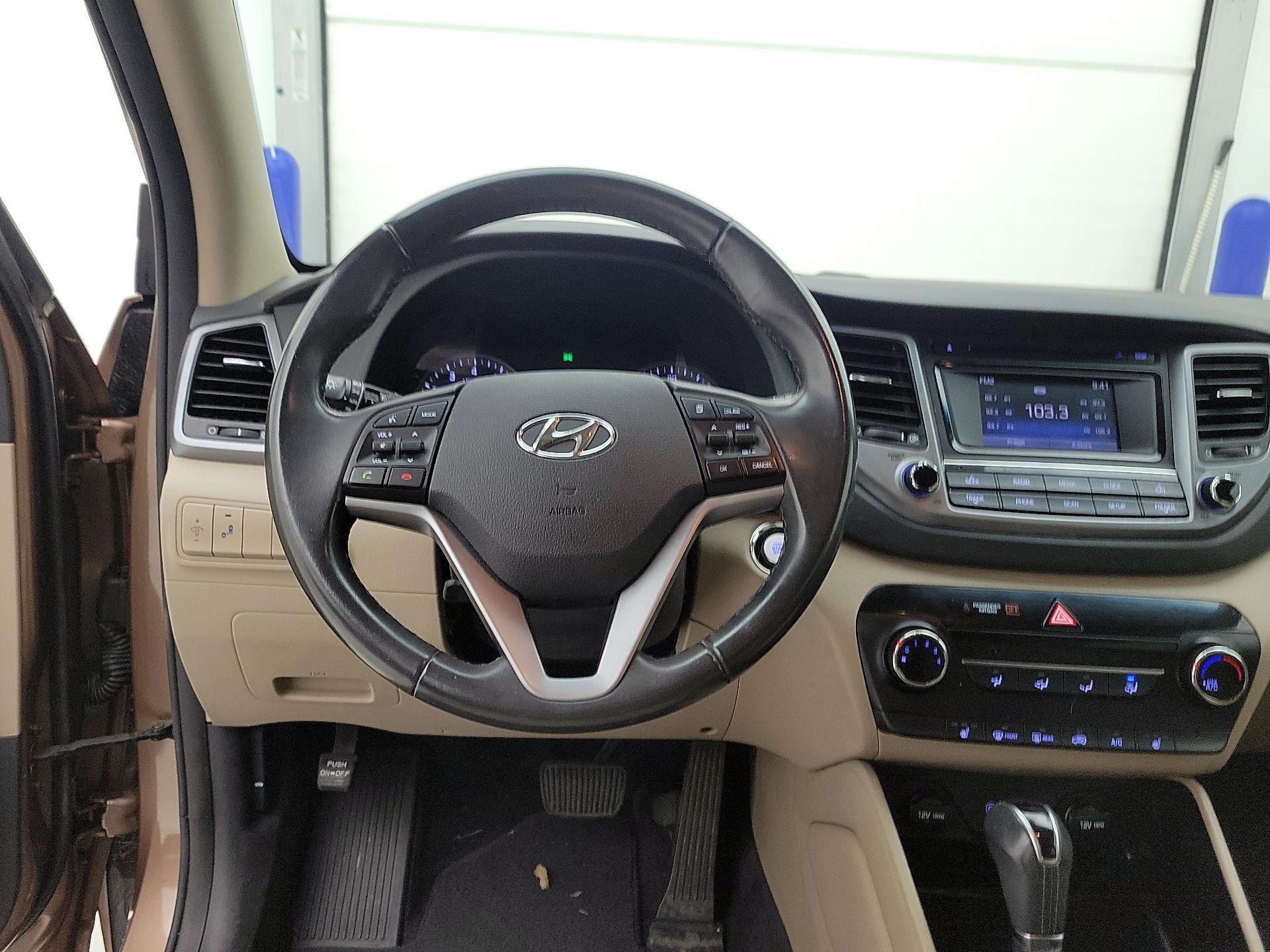 Thumbnail: 2017 Hyundai Tucson - 10