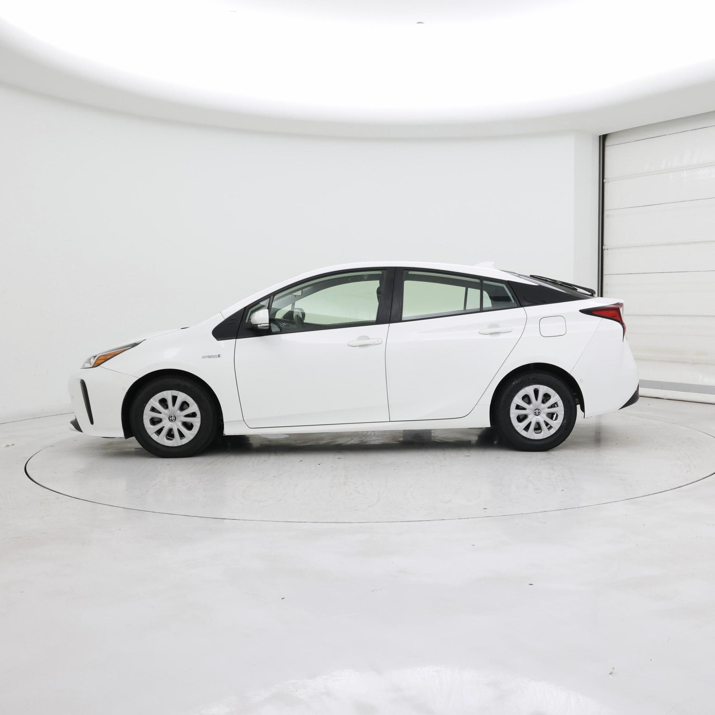 Thumbnail: 2022 Toyota Prius - 3