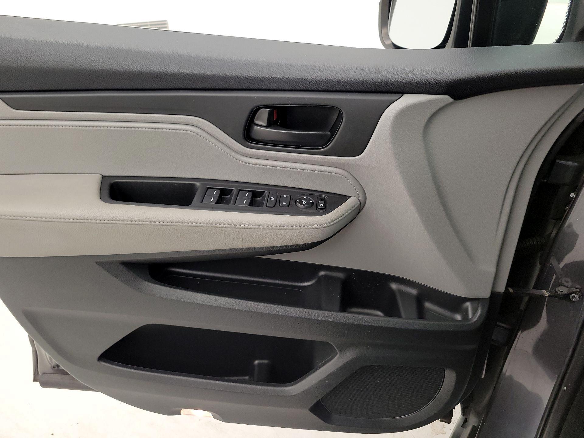 Thumbnail: 2019 Honda Odyssey - 12