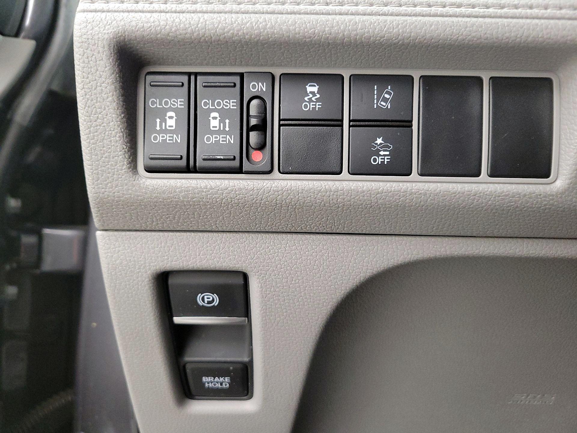 Thumbnail: 2019 Honda Odyssey - 13