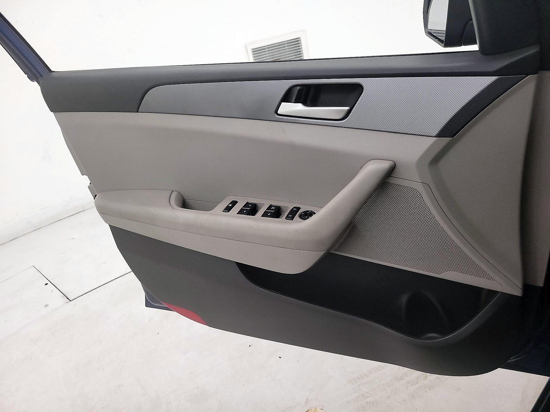 Thumbnail: 2018 Hyundai Sonata - 12