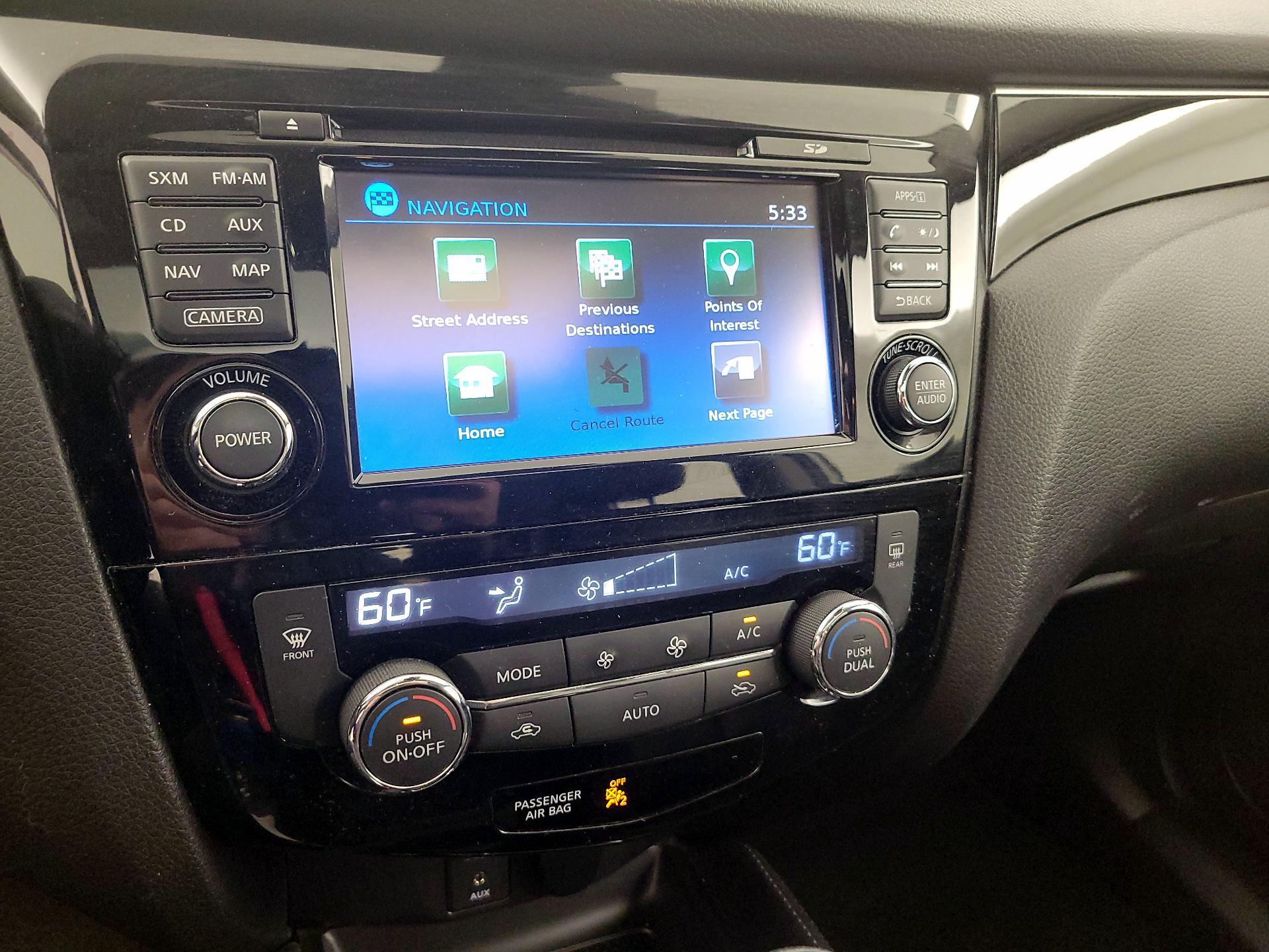 Thumbnail: 2017 Nissan Rogue Sport - 14