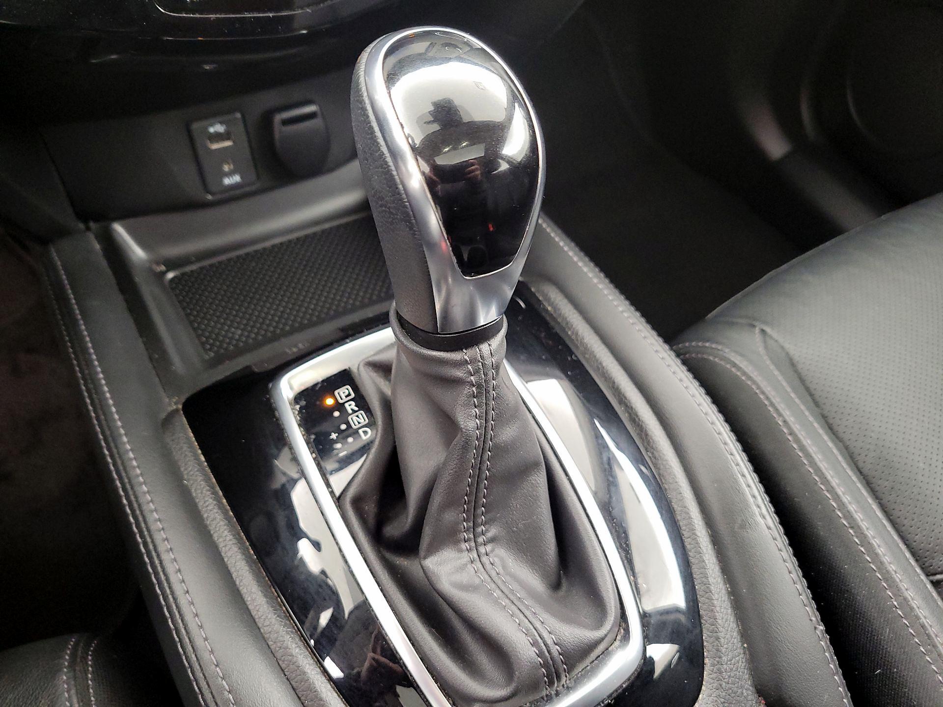 Thumbnail: 2017 Nissan Rogue Sport - 18