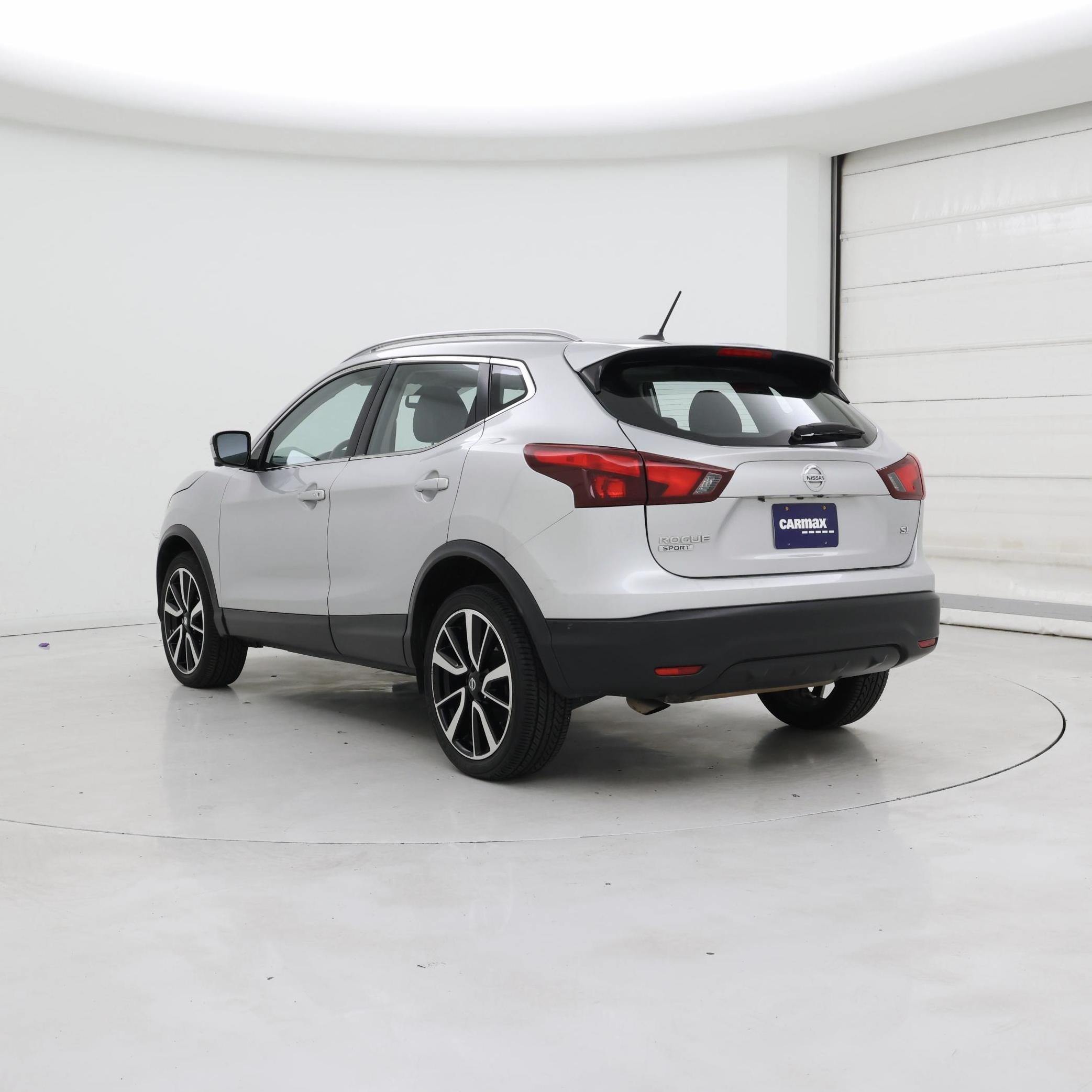 Thumbnail: 2017 Nissan Rogue Sport - 2