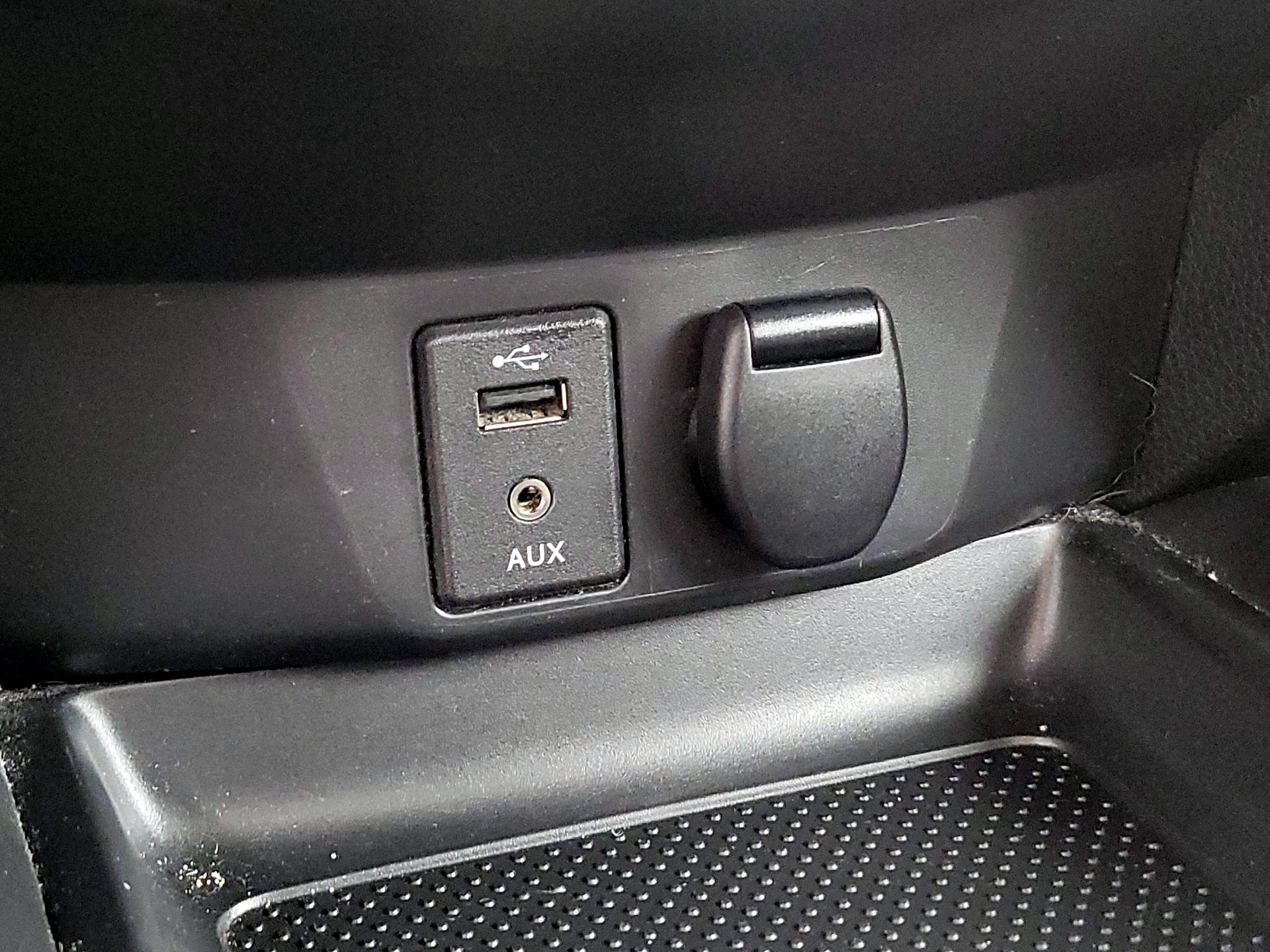 Thumbnail: 2017 Nissan Rogue Sport - 19