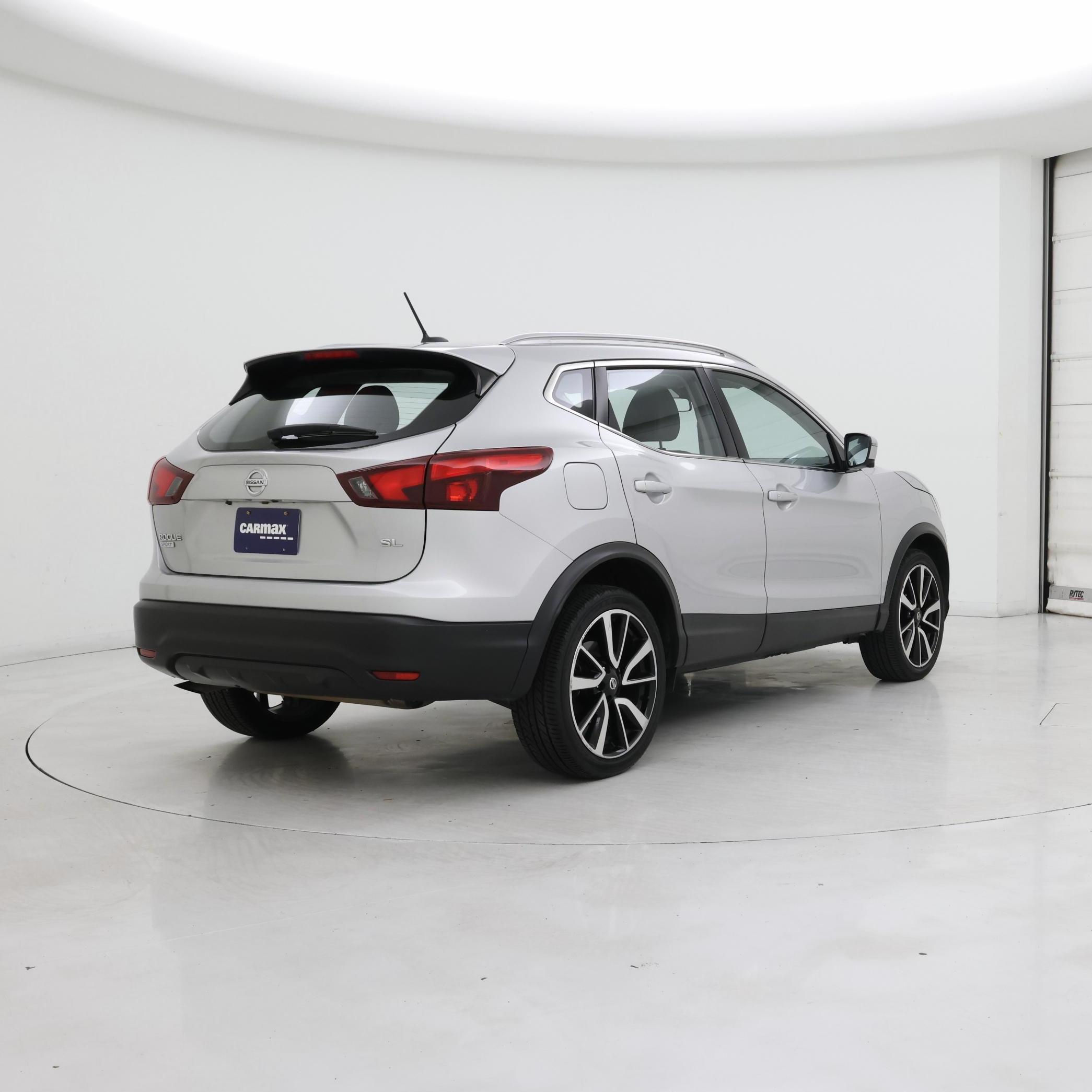 Thumbnail: 2017 Nissan Rogue Sport - 8