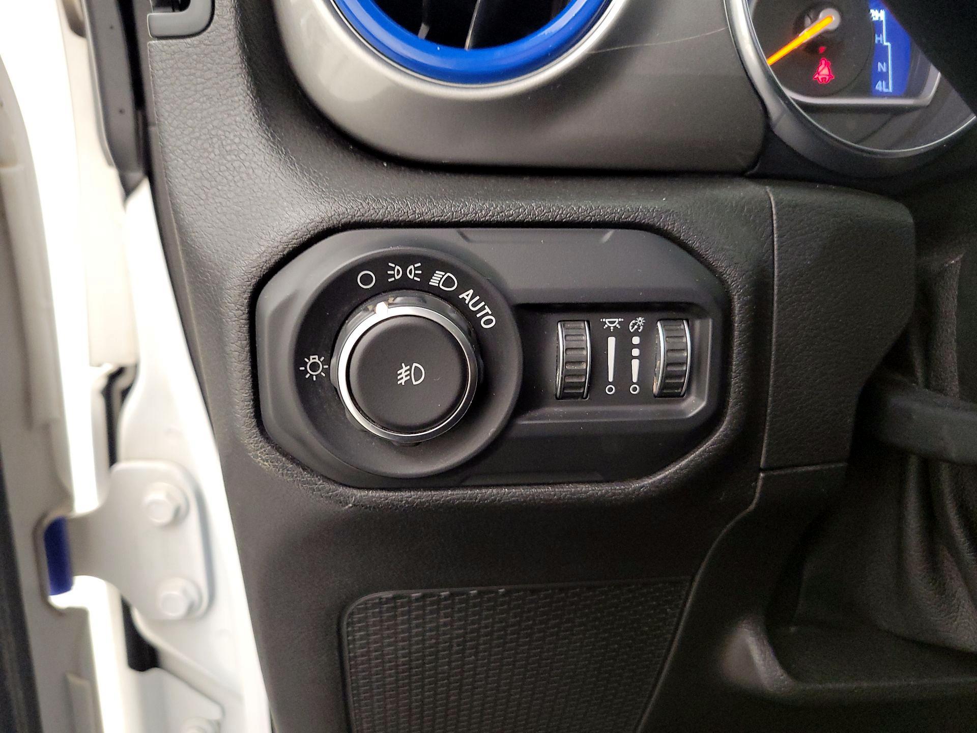 Thumbnail: 2019 Jeep Wrangler - 13