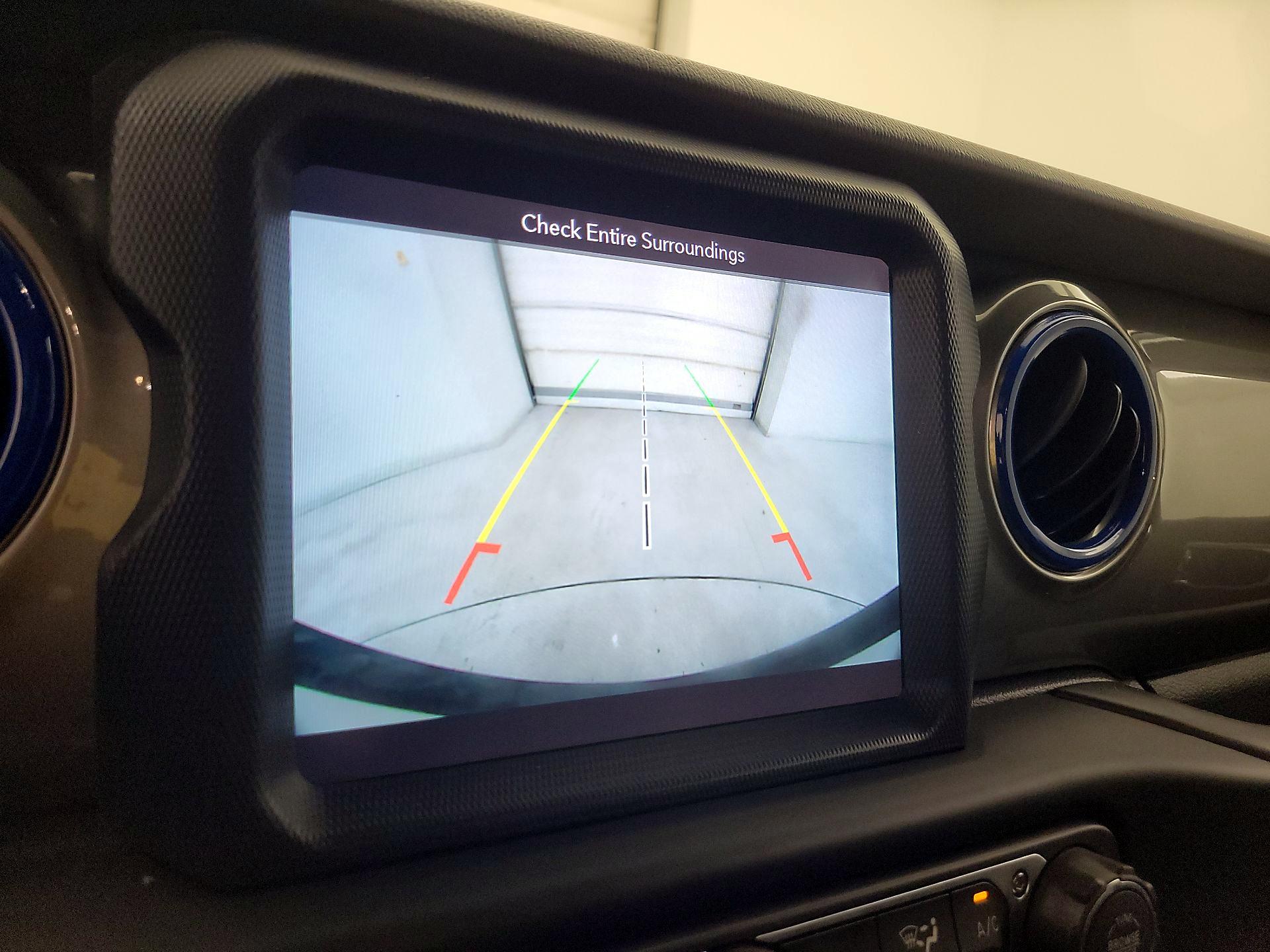 Thumbnail: 2019 Jeep Wrangler - 15