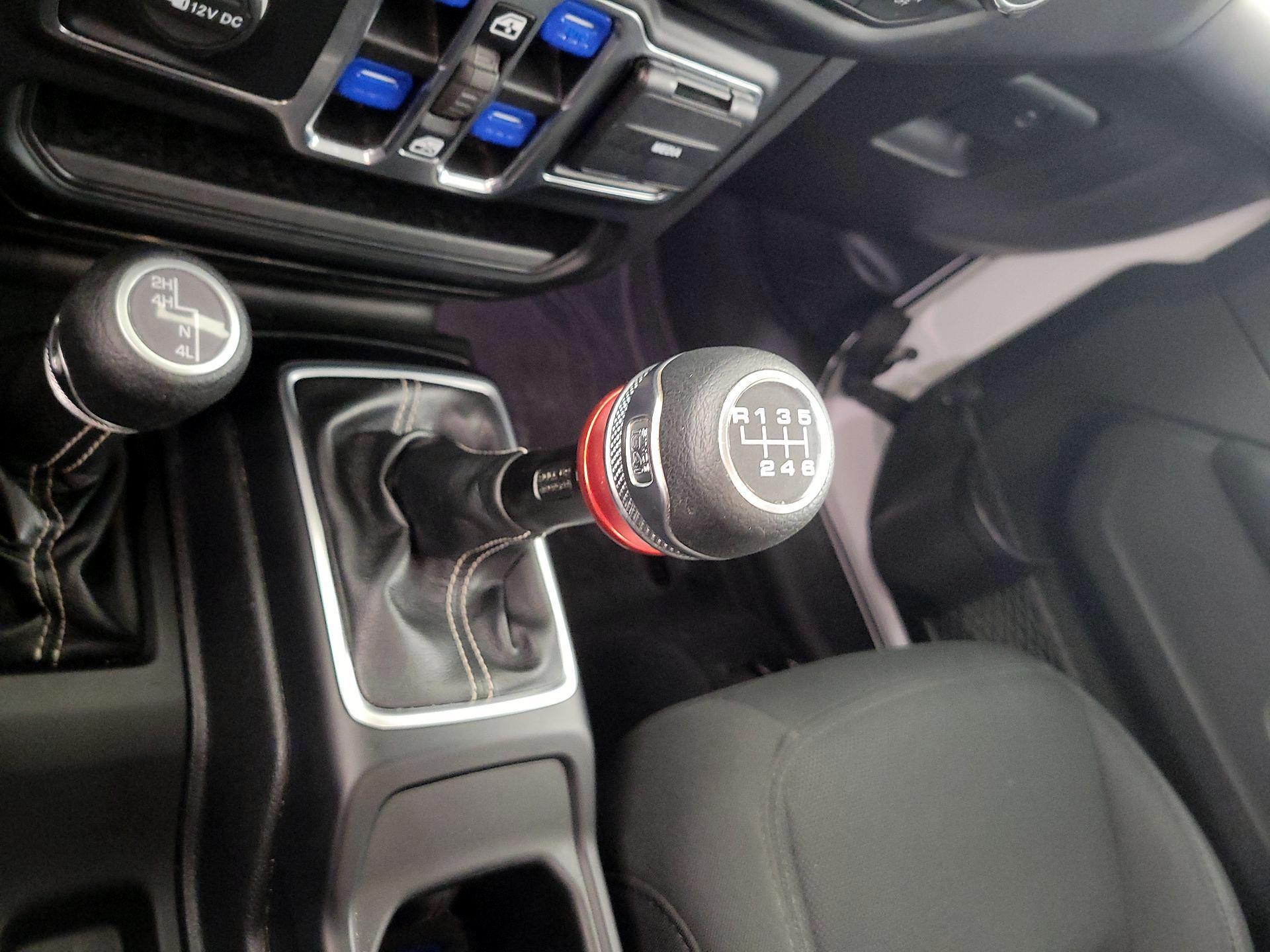 Thumbnail: 2019 Jeep Wrangler - 18