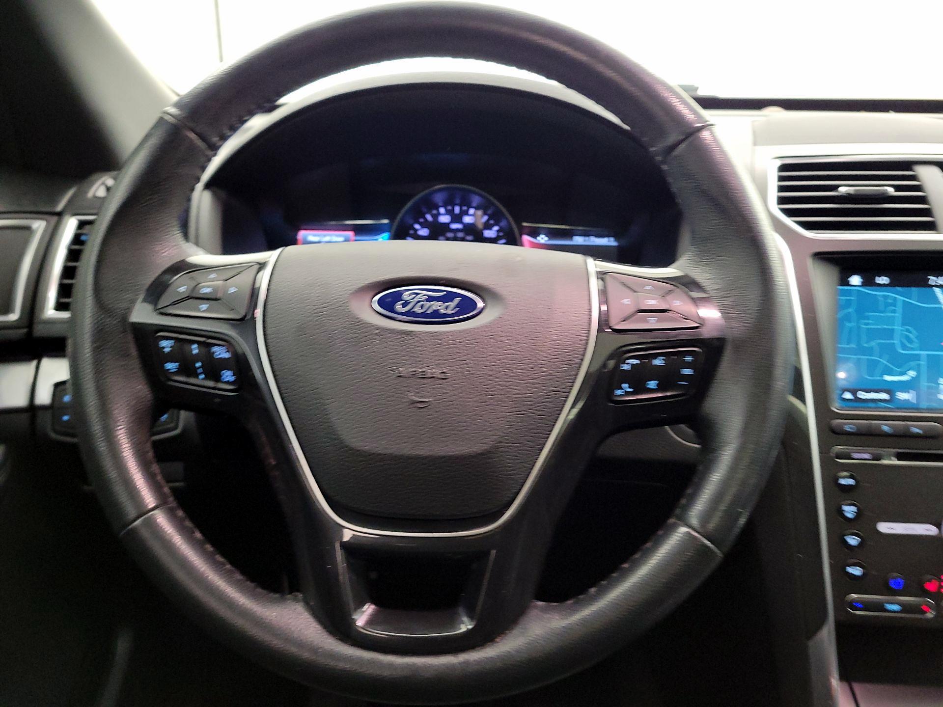 Thumbnail: 2018 Ford Explorer - 10