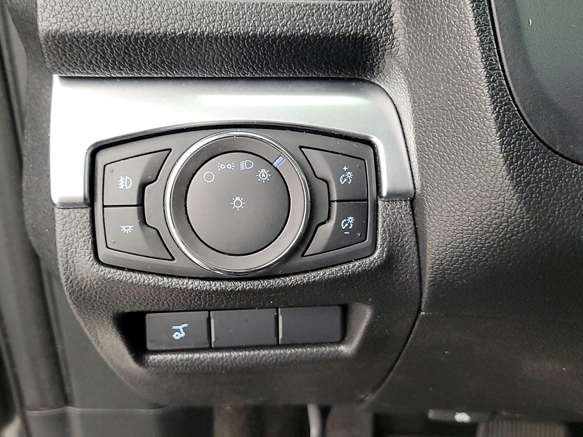 Thumbnail: 2018 Ford Explorer - 13