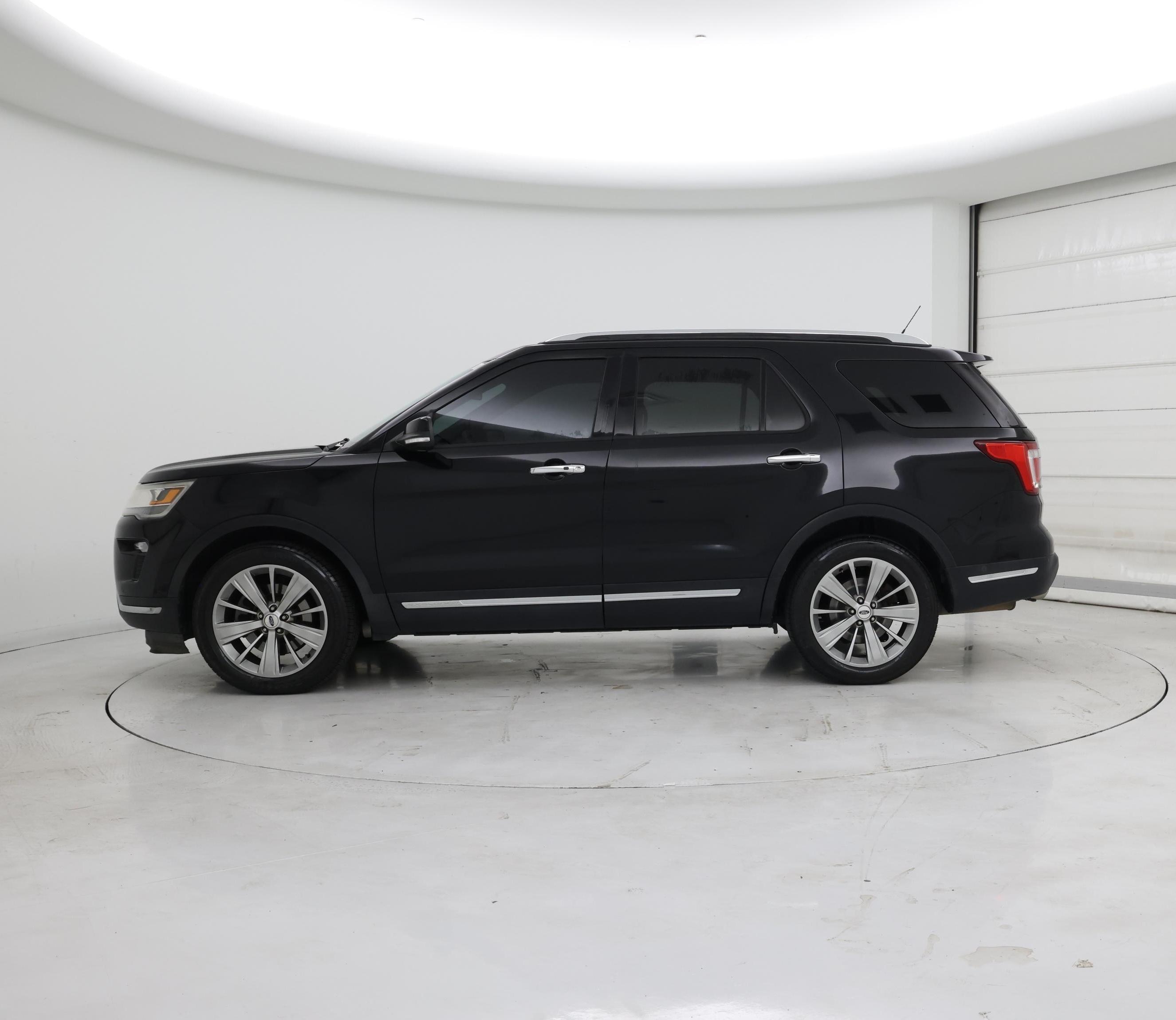 Thumbnail: 2018 Ford Explorer - 3