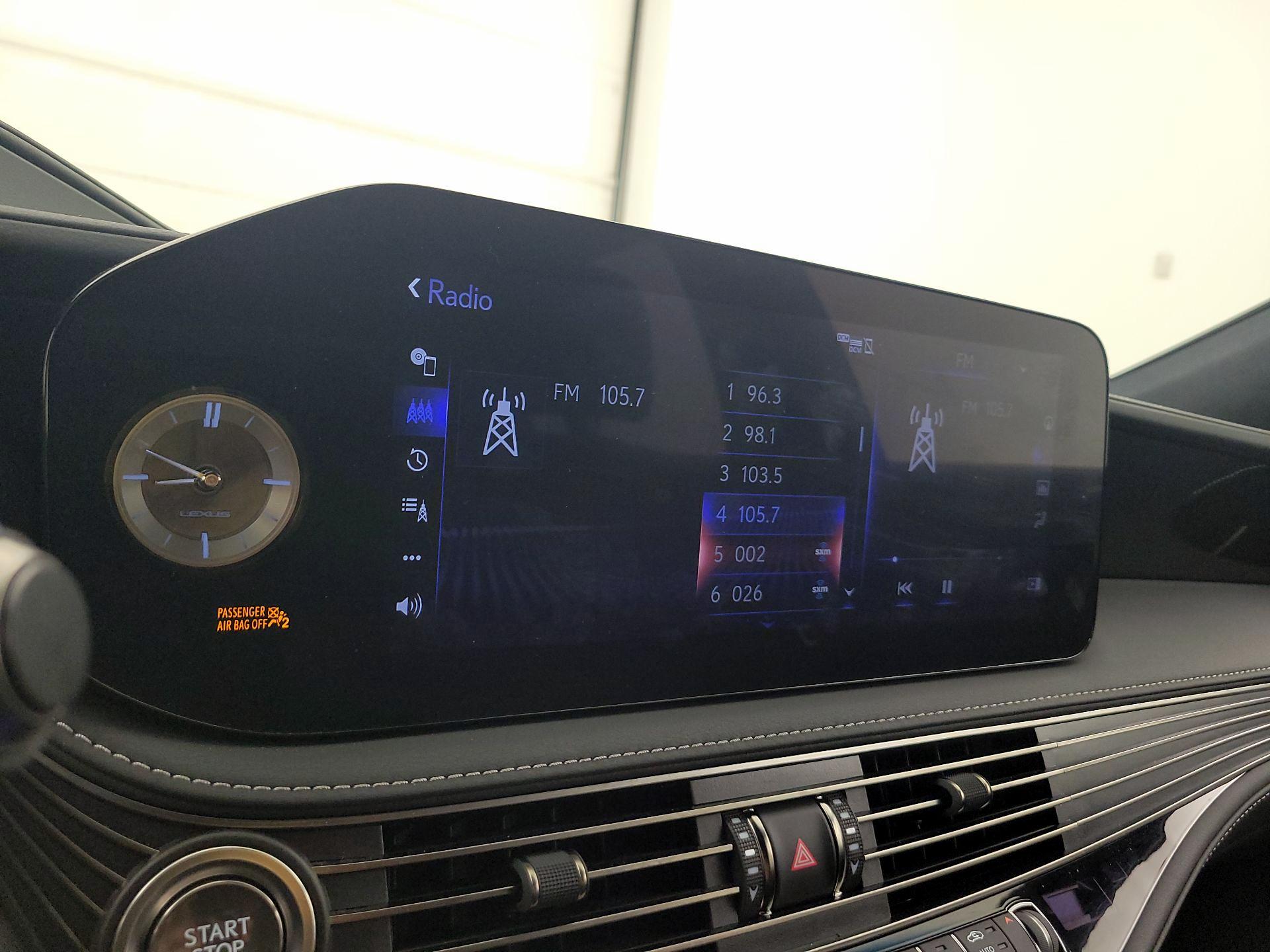 Thumbnail: 2021 Lexus LS - 16