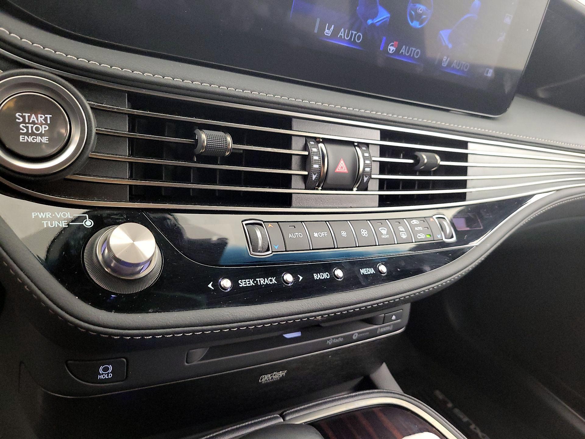 Thumbnail: 2021 Lexus LS - 17