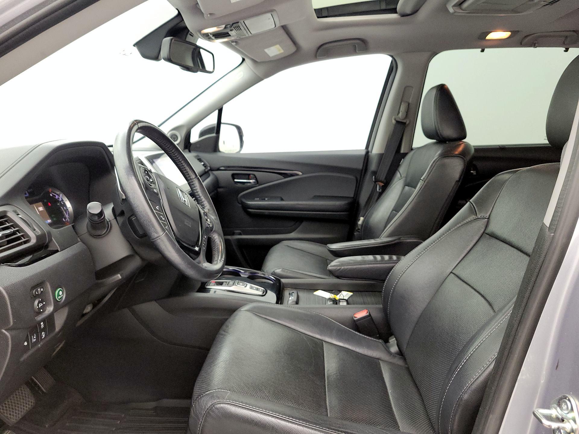 Thumbnail: 2018 Honda Pilot - 11