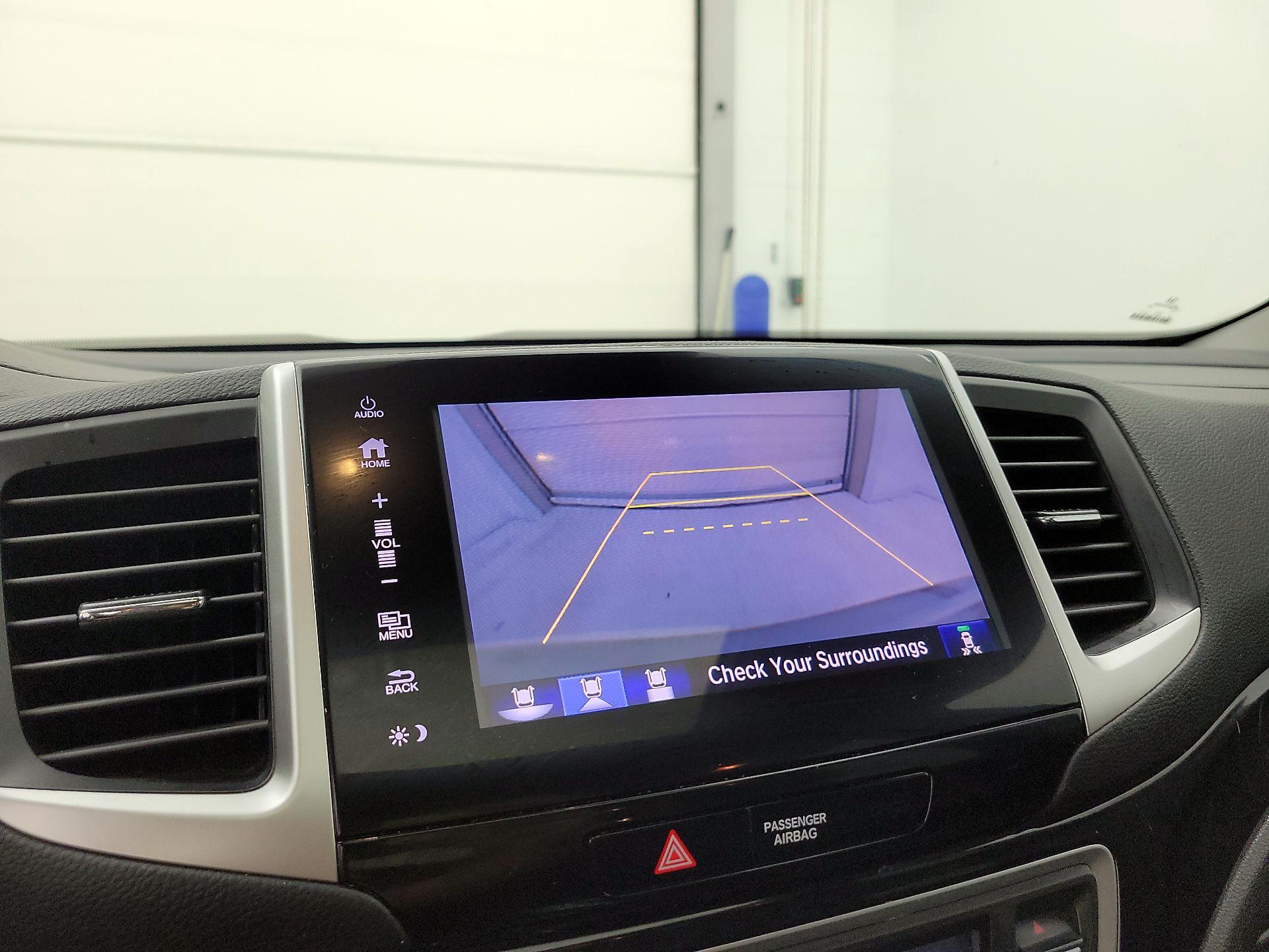 Thumbnail: 2018 Honda Pilot - 15