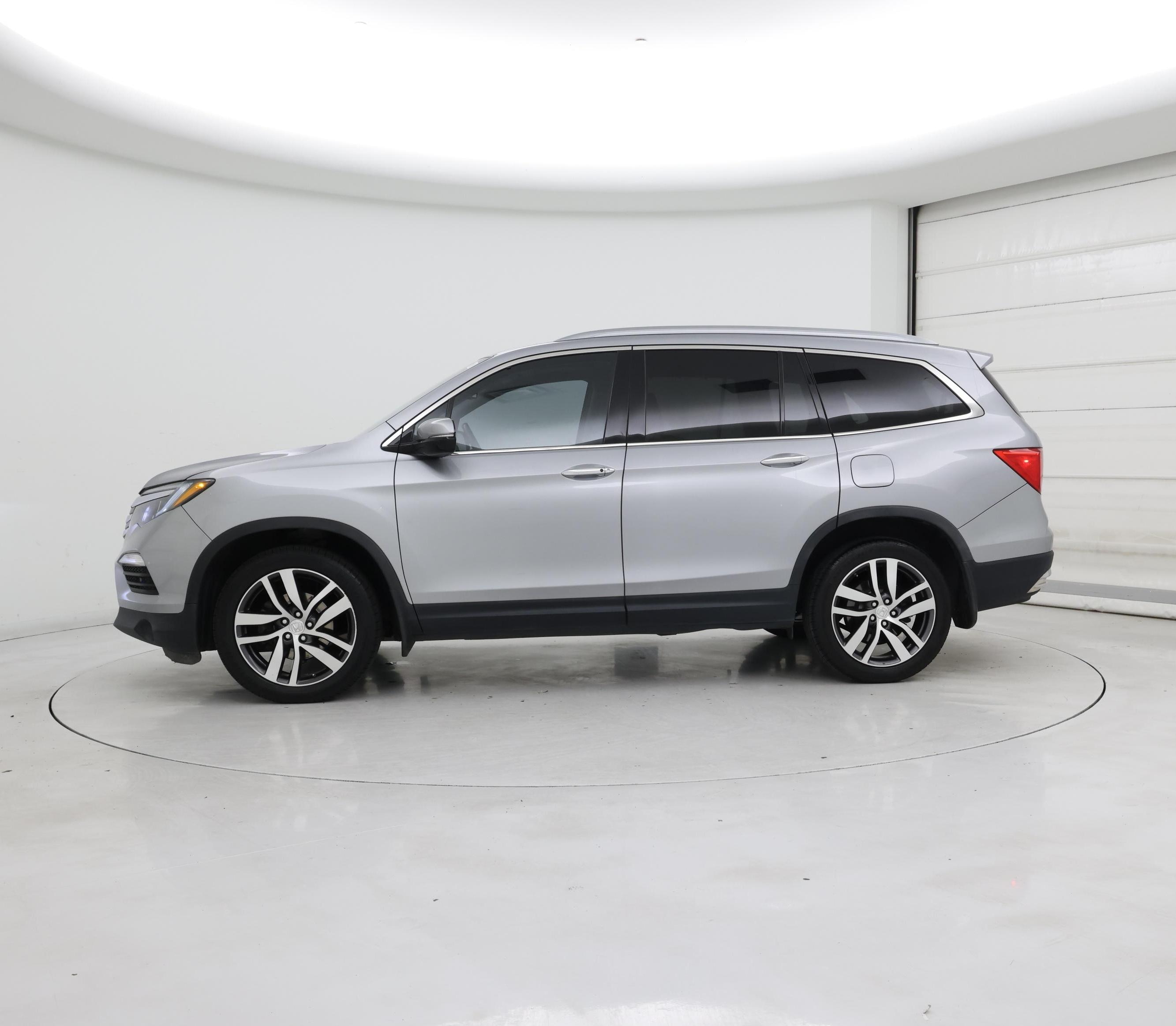 Thumbnail: 2018 Honda Pilot - 3