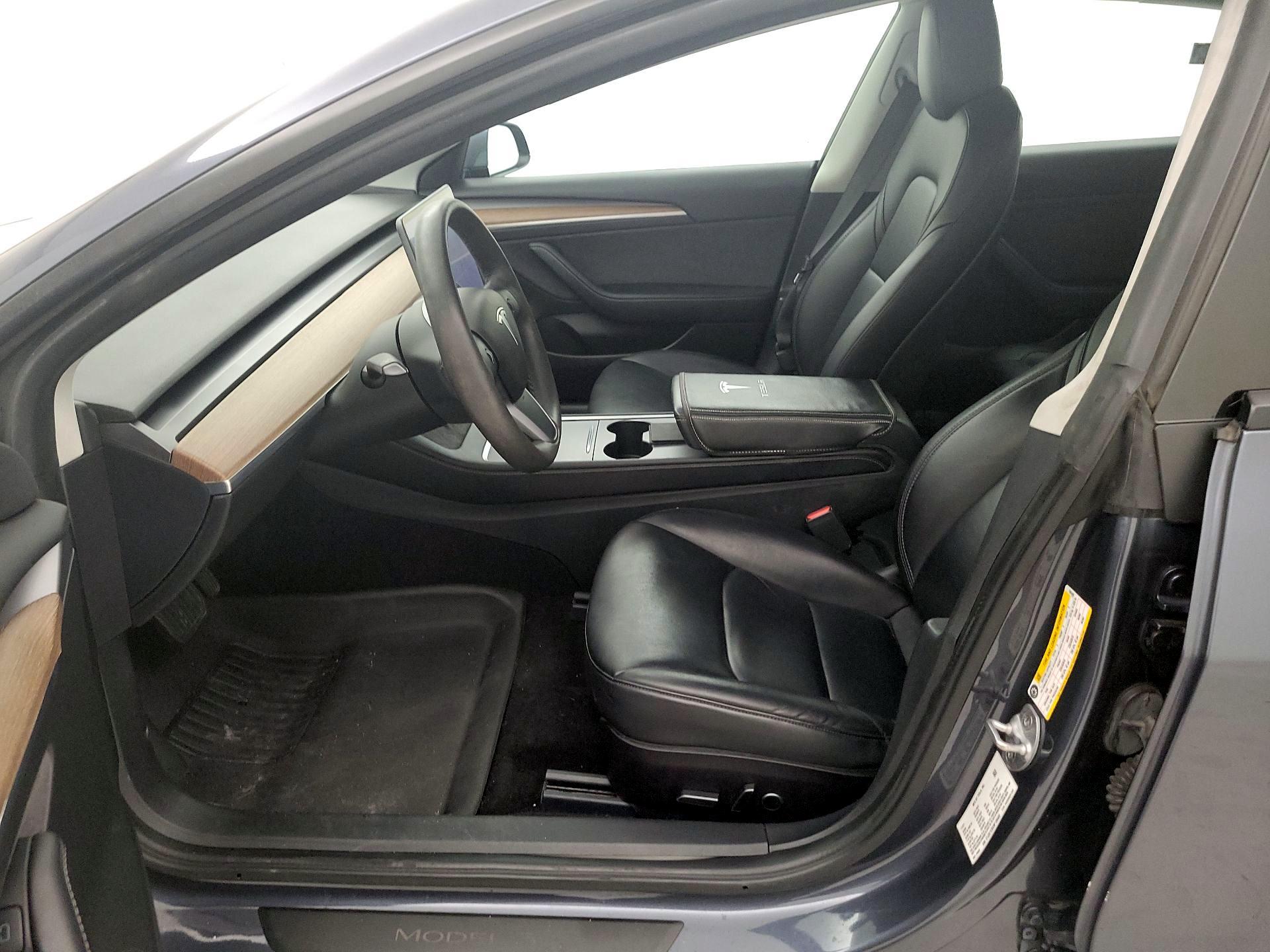 Thumbnail: 2022 Tesla Model 3 - 11