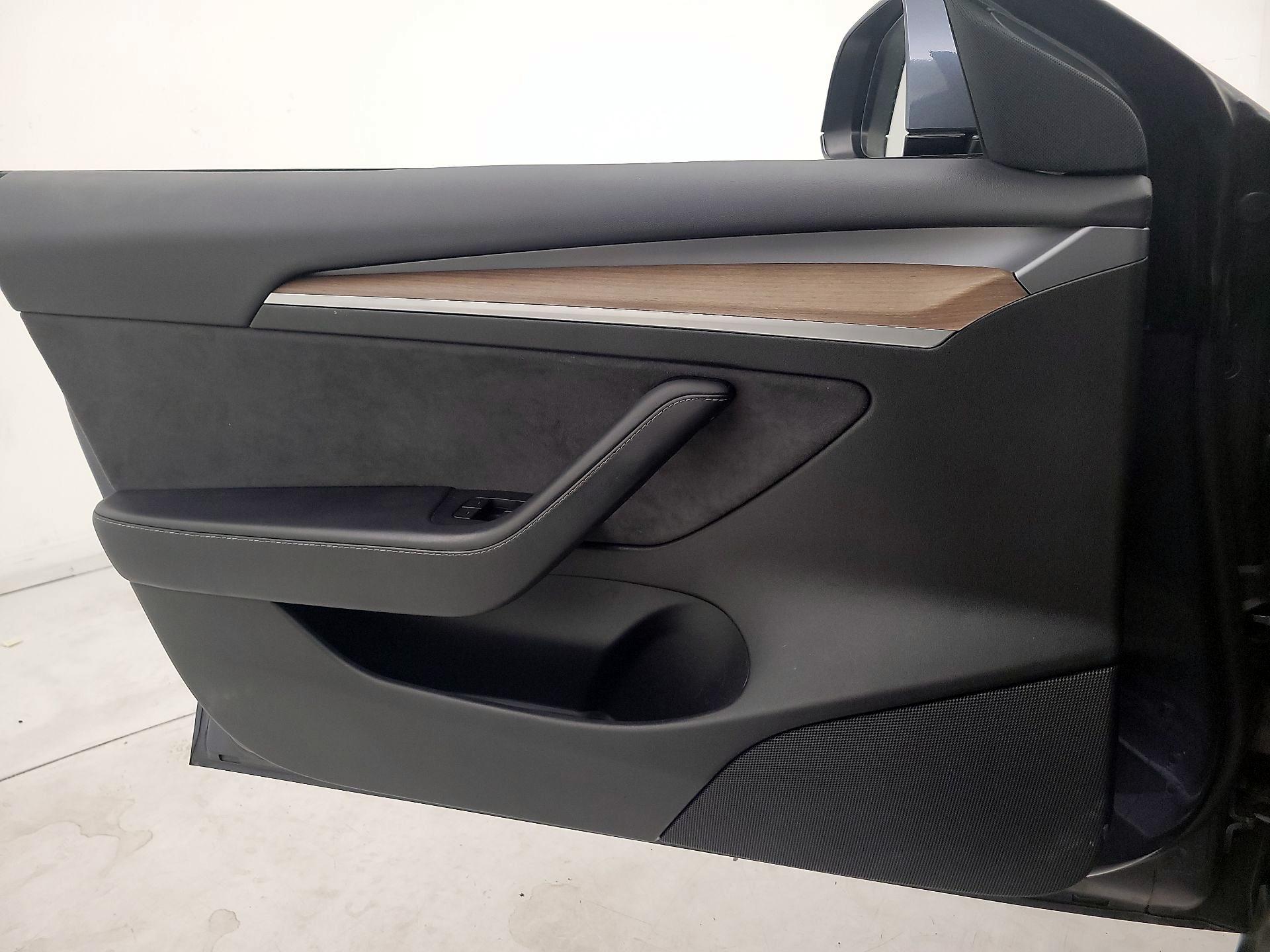 Thumbnail: 2022 Tesla Model 3 - 12